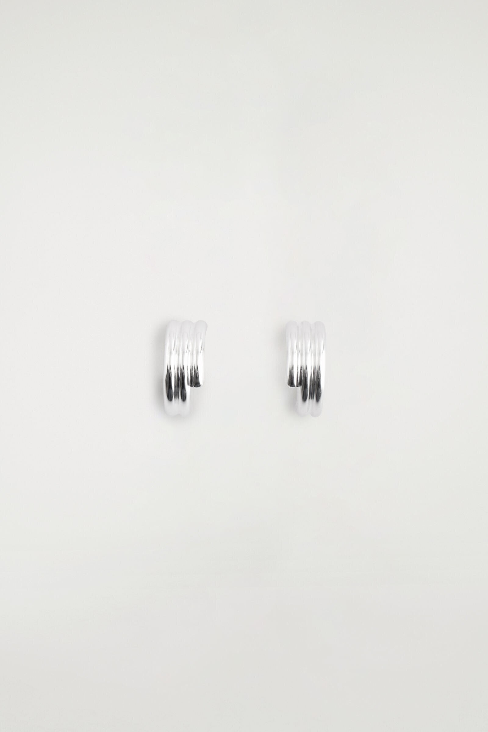 STACKED MINI HOOP EARRINGSSILVER