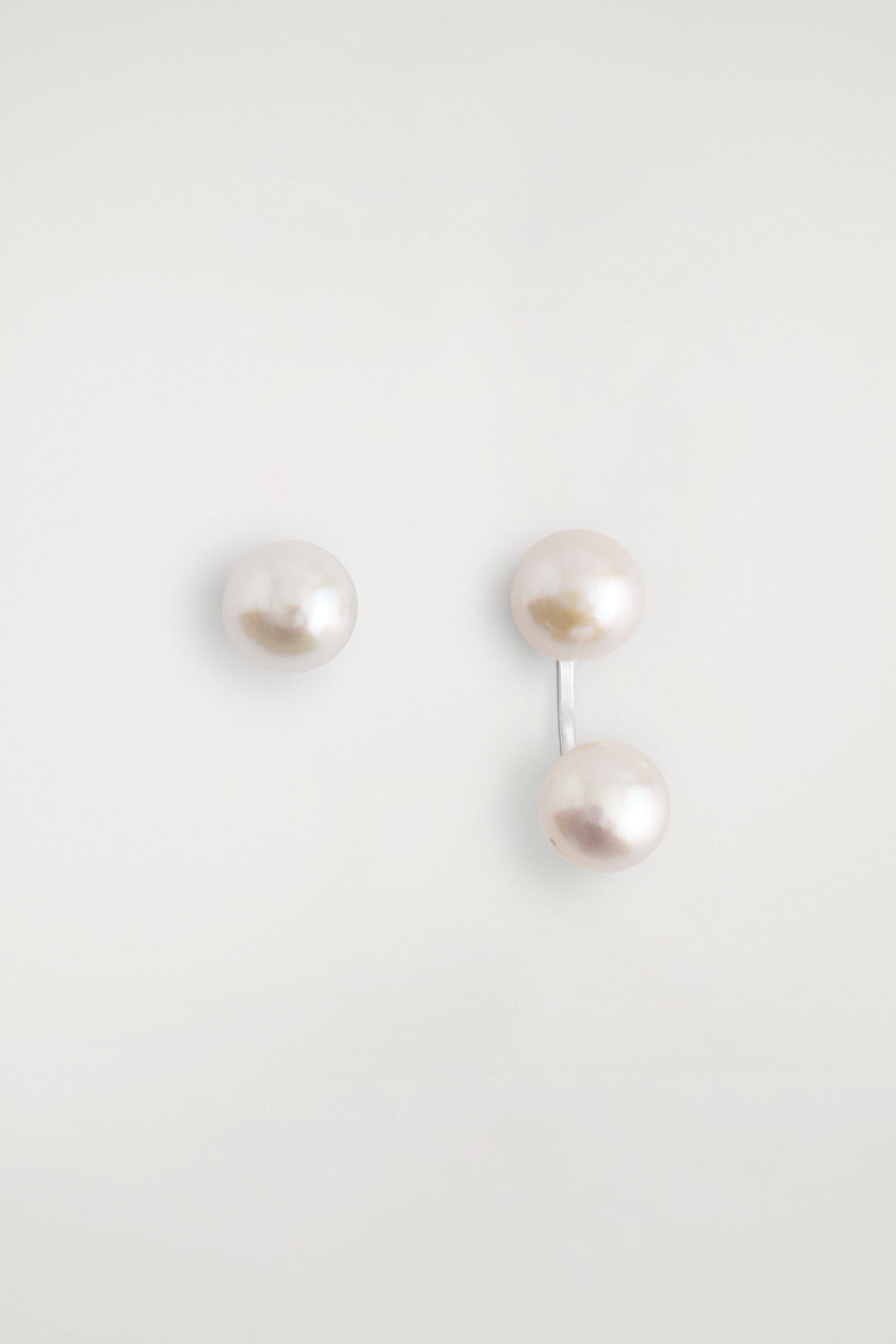 ASYMMETRIC FRESHWATER PEARL EARRINGSSILVER
