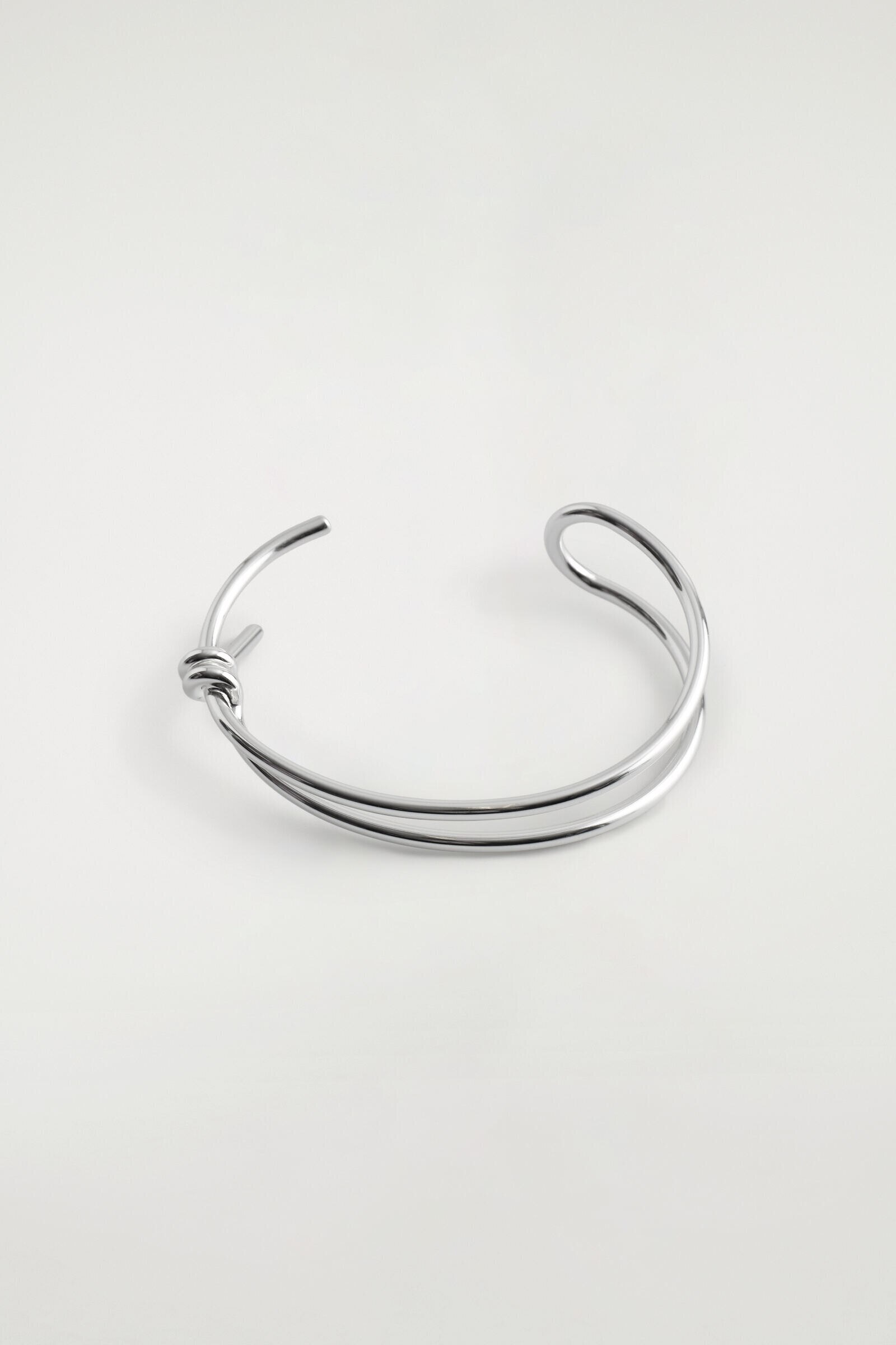 KNOTTED CUFFSILVER