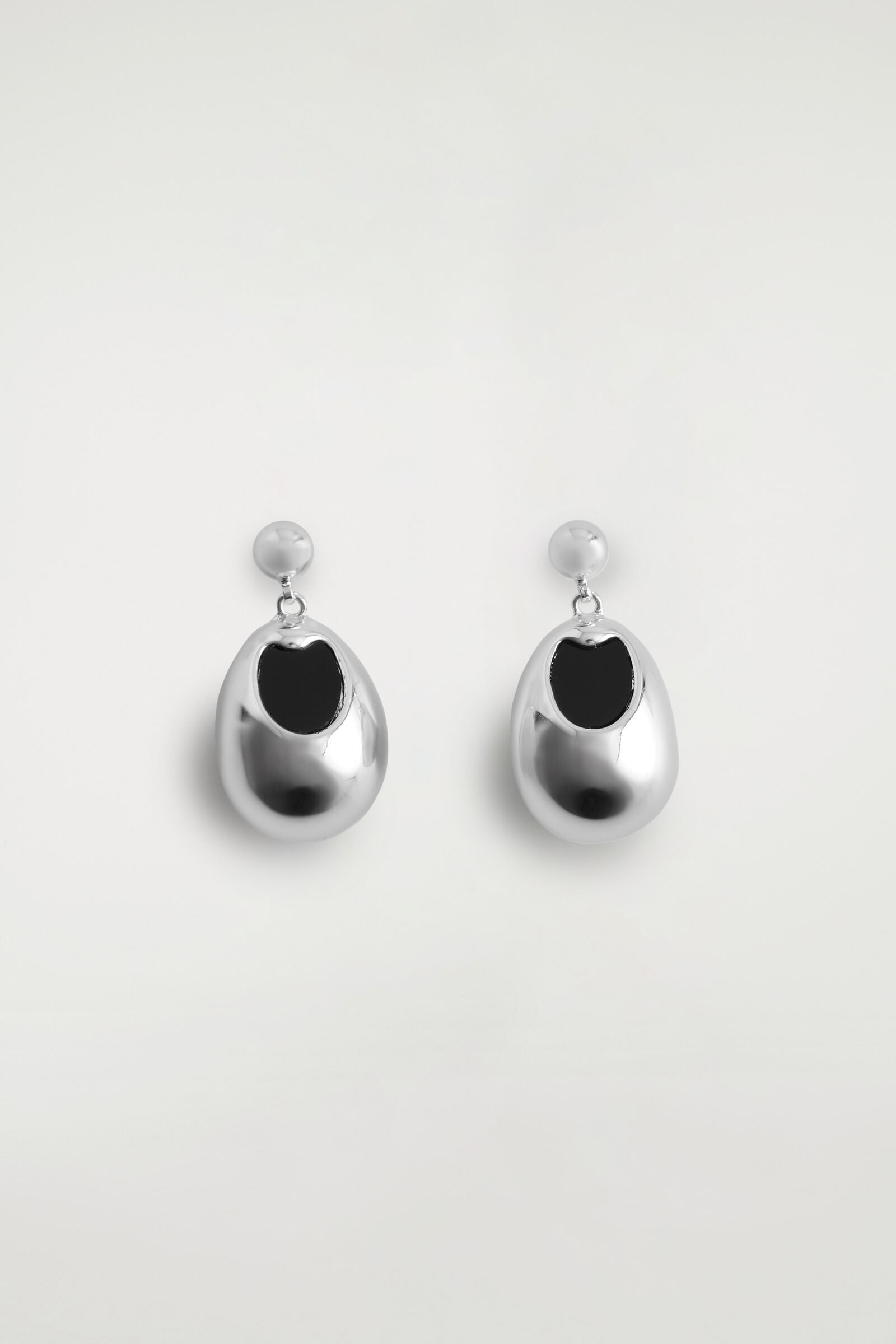 STONE-DETAIL DROP EARRINGSSILVER / BLACK