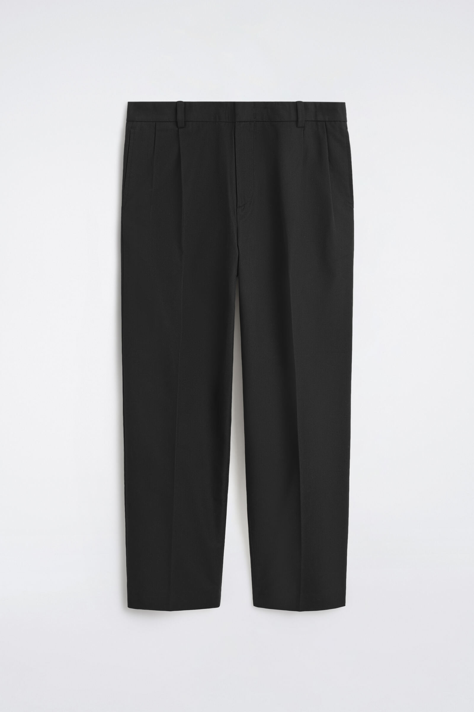 PLEATED RELAXED-FIT TAPERED TROUSERSBLACK