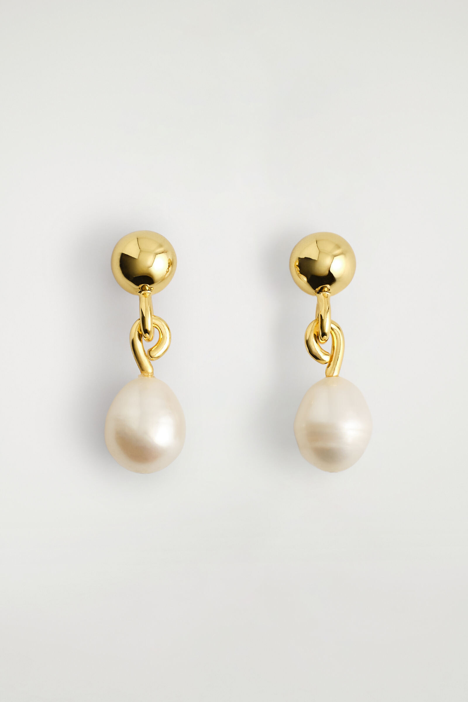 FRESHWATER PEARL DROP EARRINGSGOLD