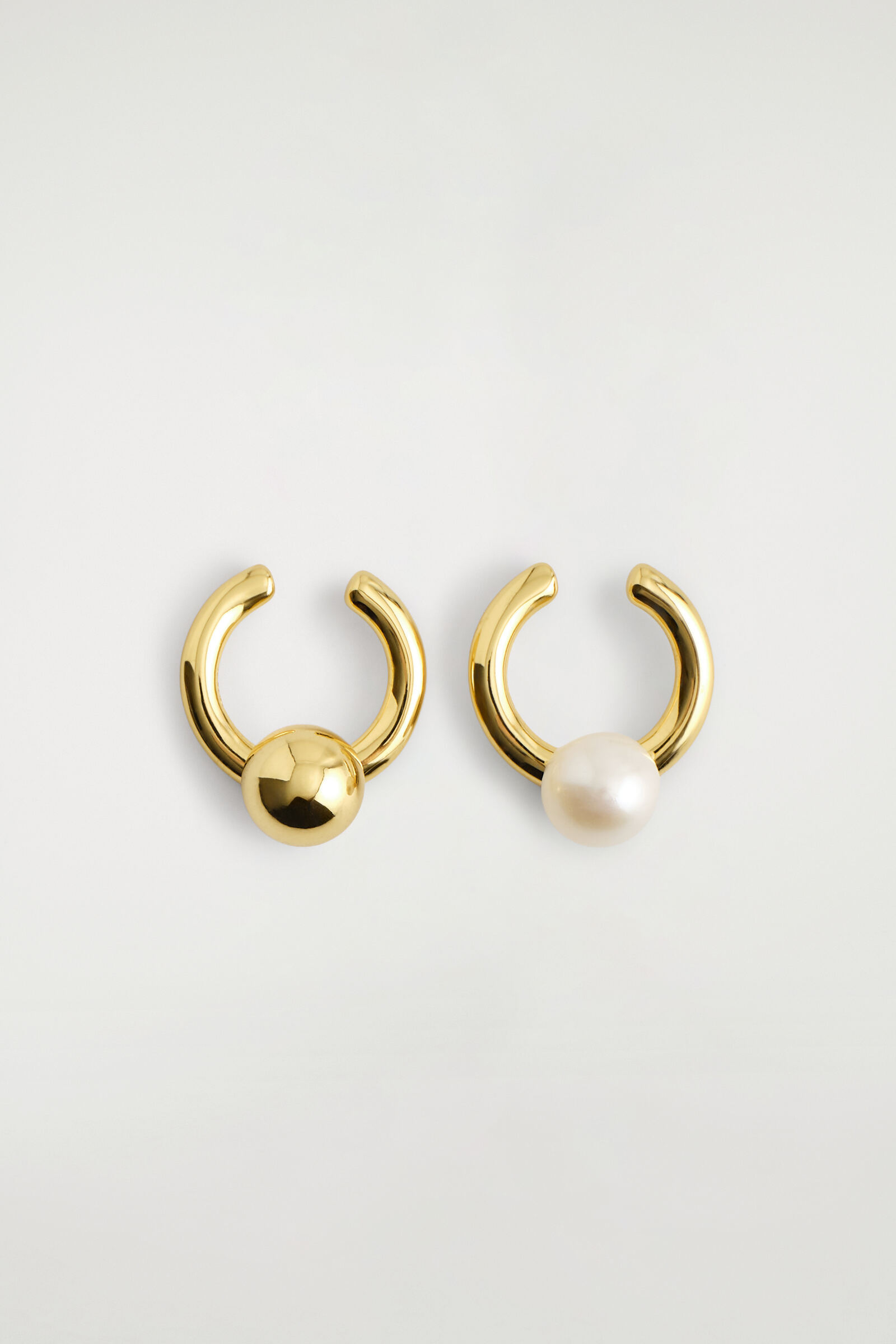 ASYMMETRIC FRESHWATER PEARL EAR CUFFSGOLD
