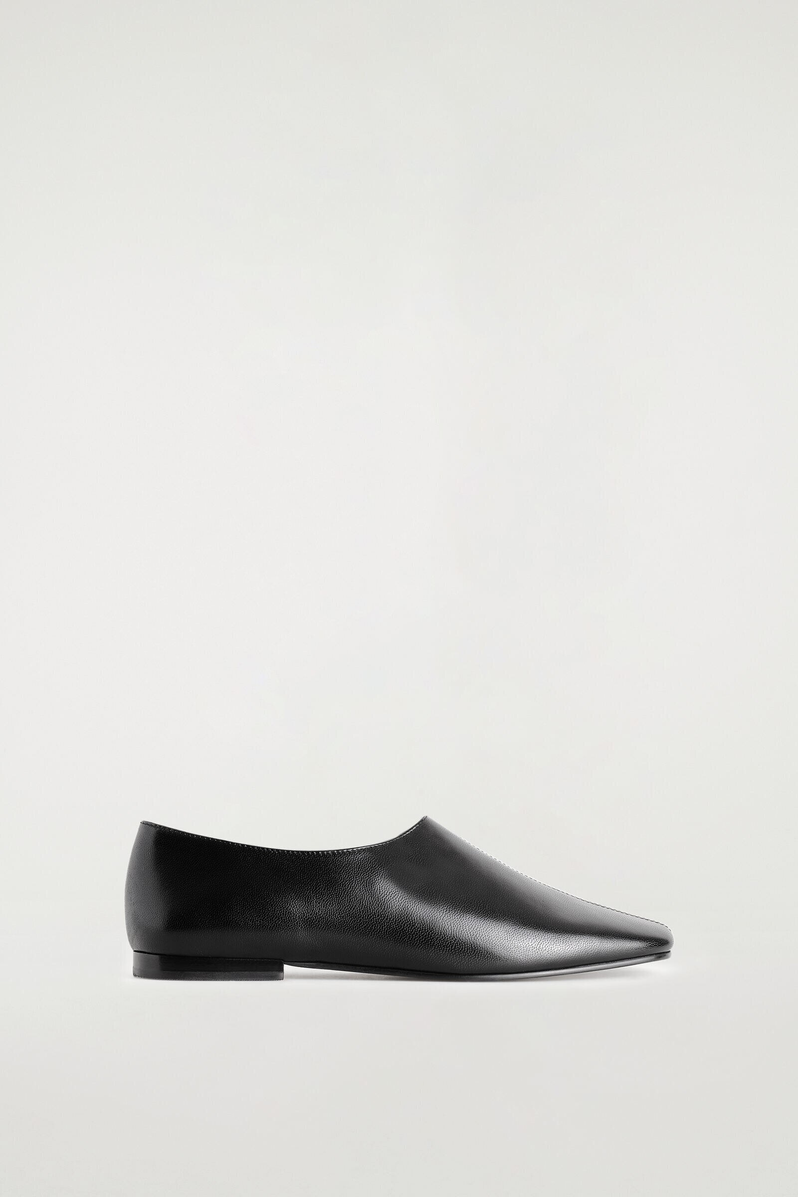 SQUARE-TOE LEATHER FLATSBLACK