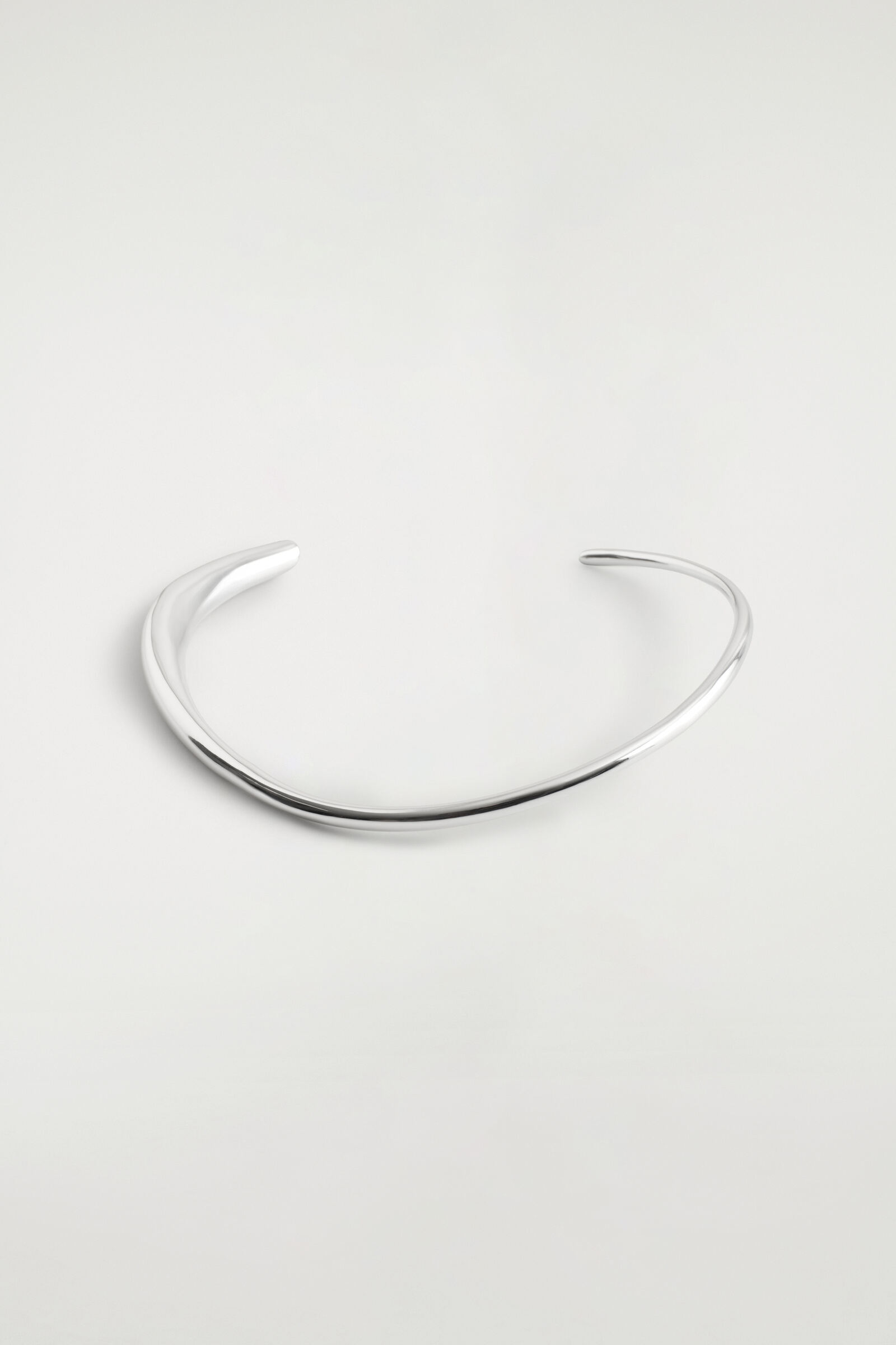 SCULPTURAL CUFF NECKLACESILVER
