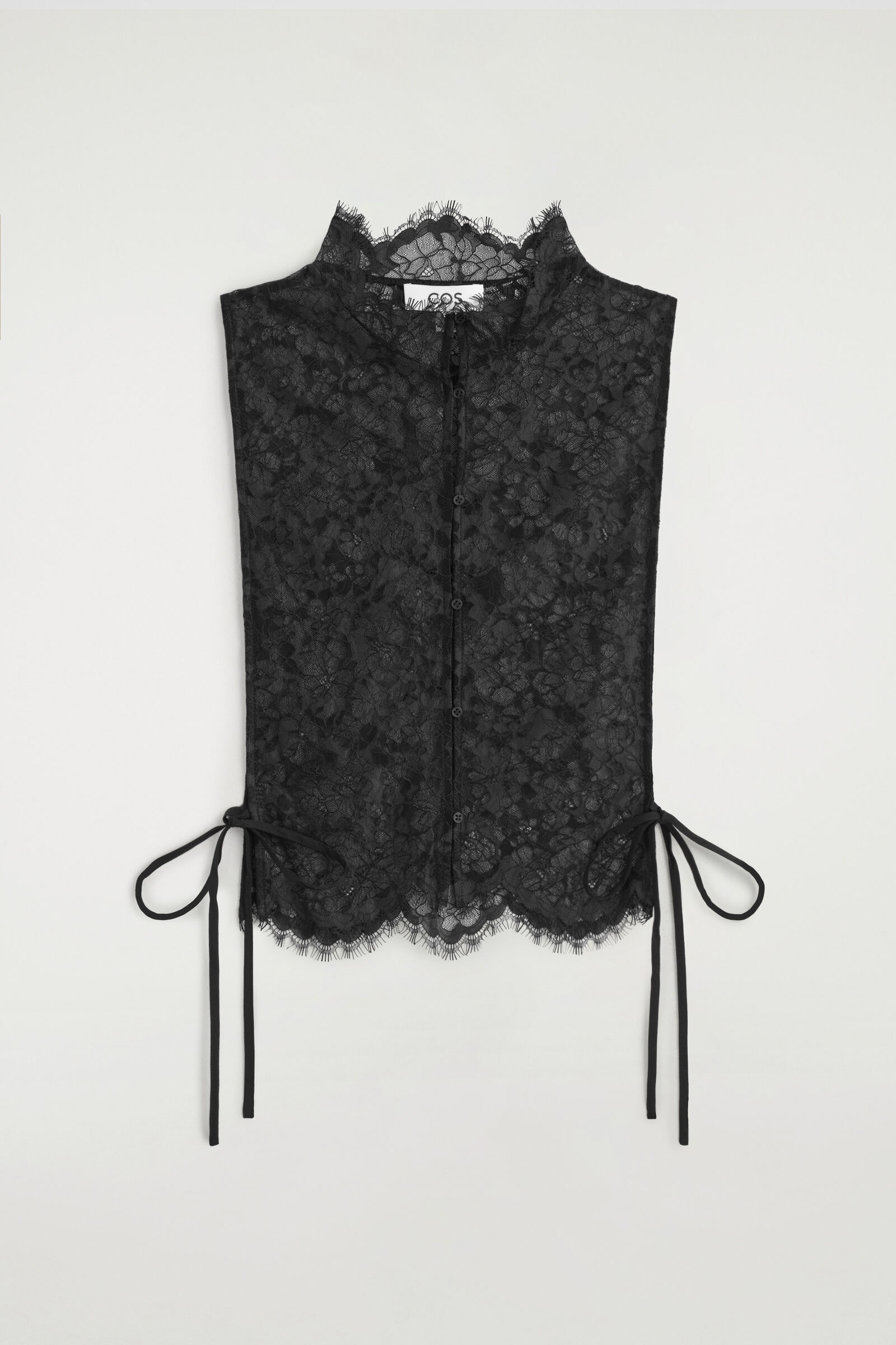 SCALLOPED LACE BIBBLACK
