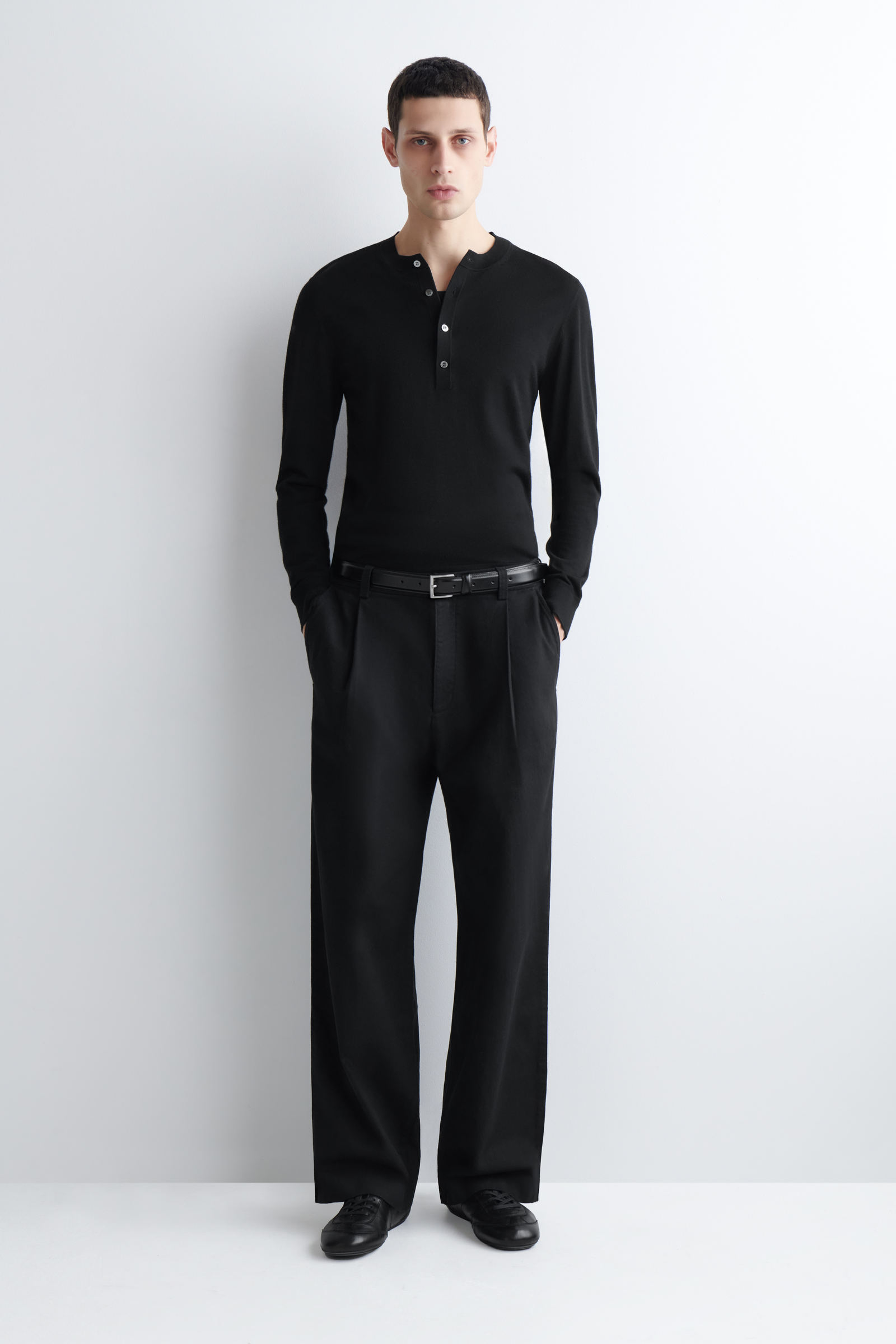 PLEATED RELAXED-FIT WIDE-LEG DENIM TROUSERSBLACK