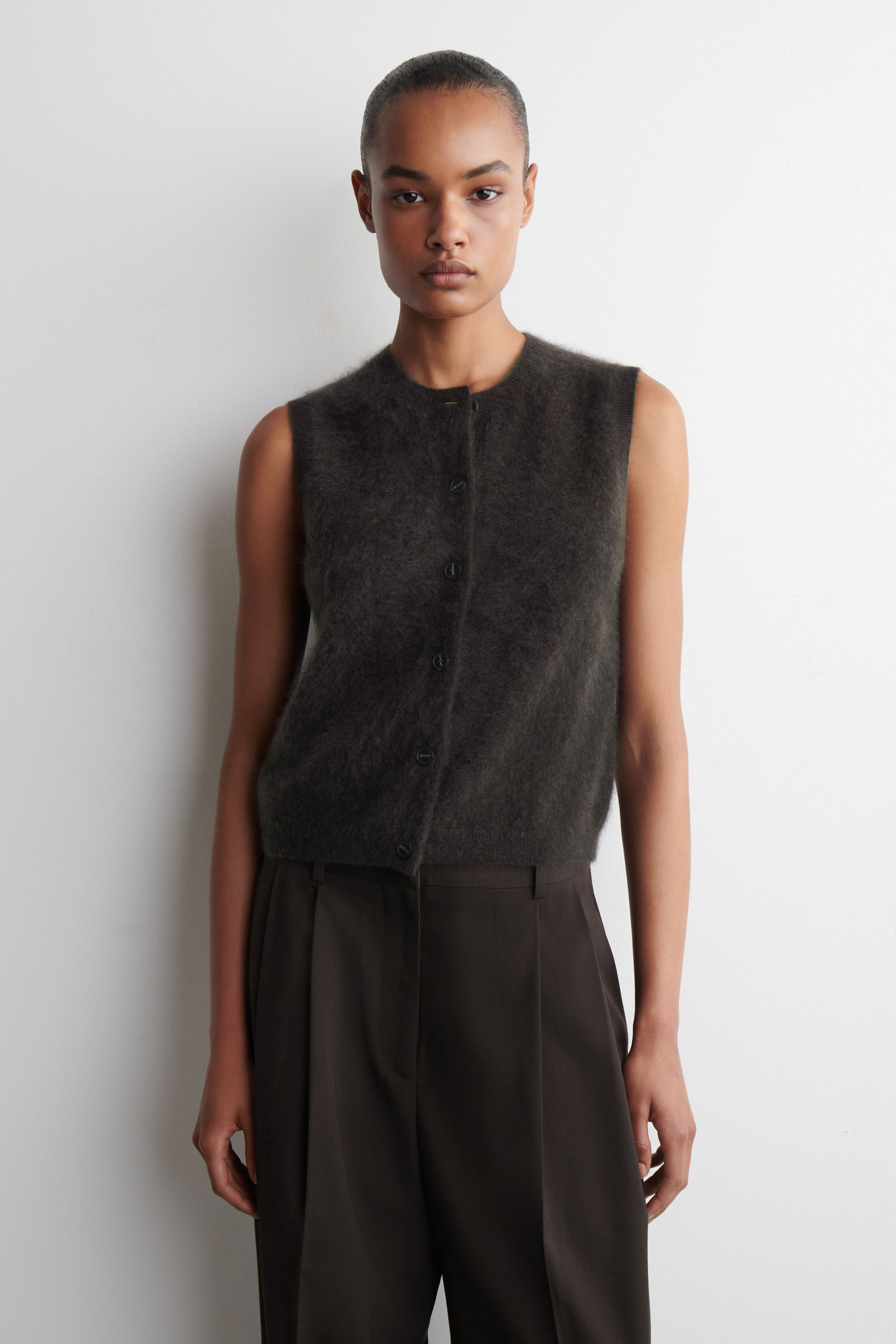 BRUSHED-CASHMERE WAISTCOATDARK BROWN