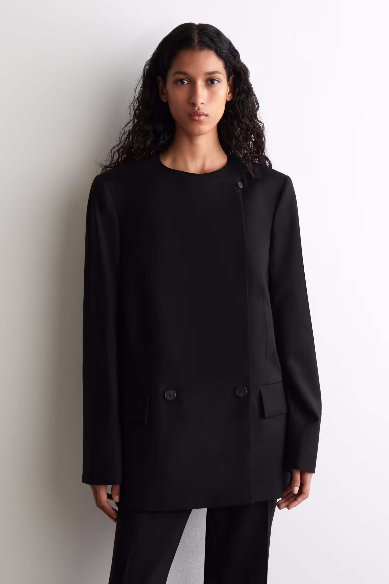 STRUCTURED COLLARLESS WOOL BLAZERCARBON