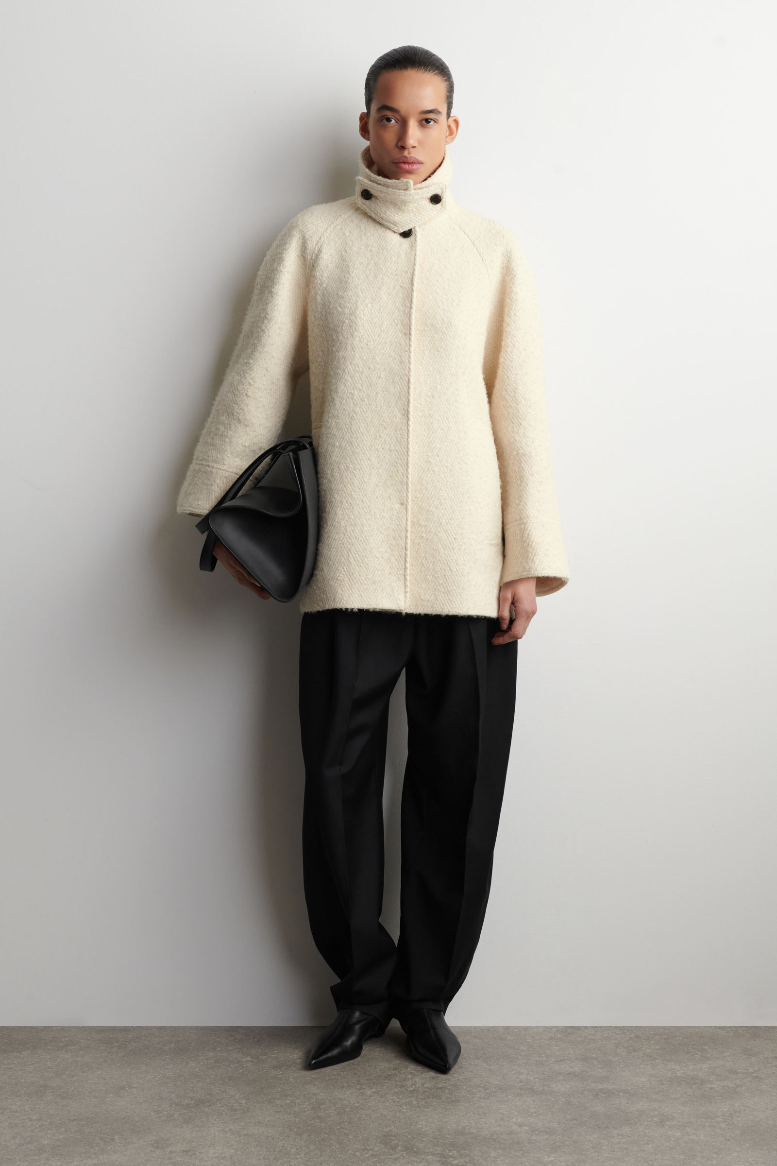 FUNNEL-NECK WOOL-HERRINGBONE SHORT COATCREAM