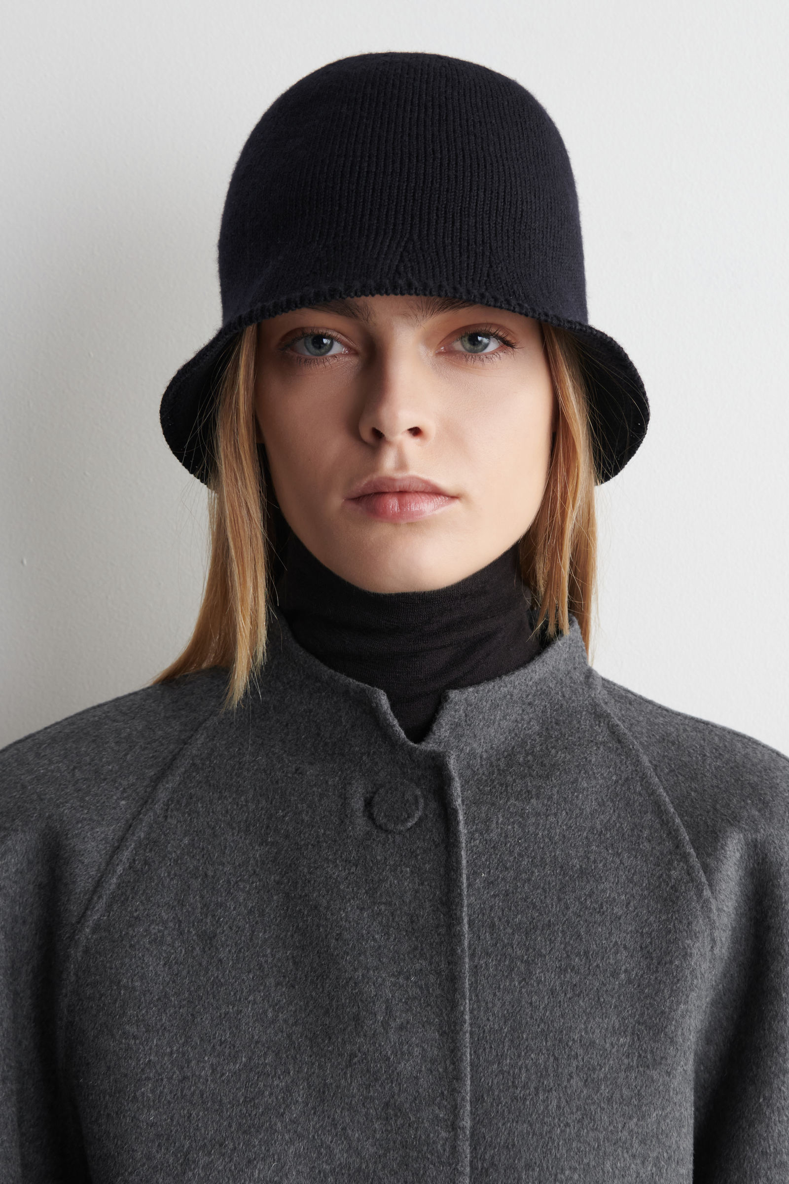 MERINO WOOL BUCKET HATNAVY