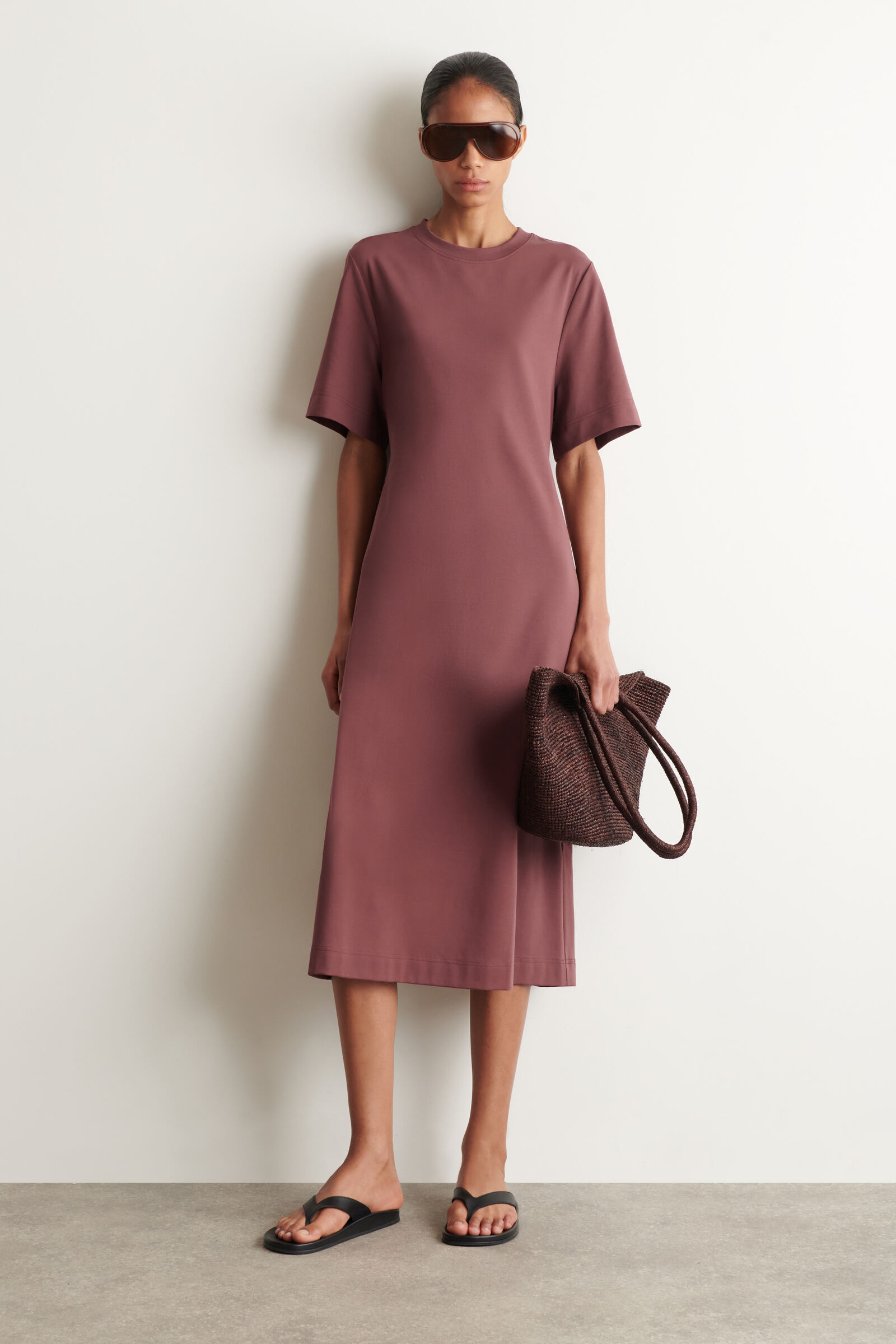 BELT-DETAIL MIDI T-SHIRT DRESSBROWN