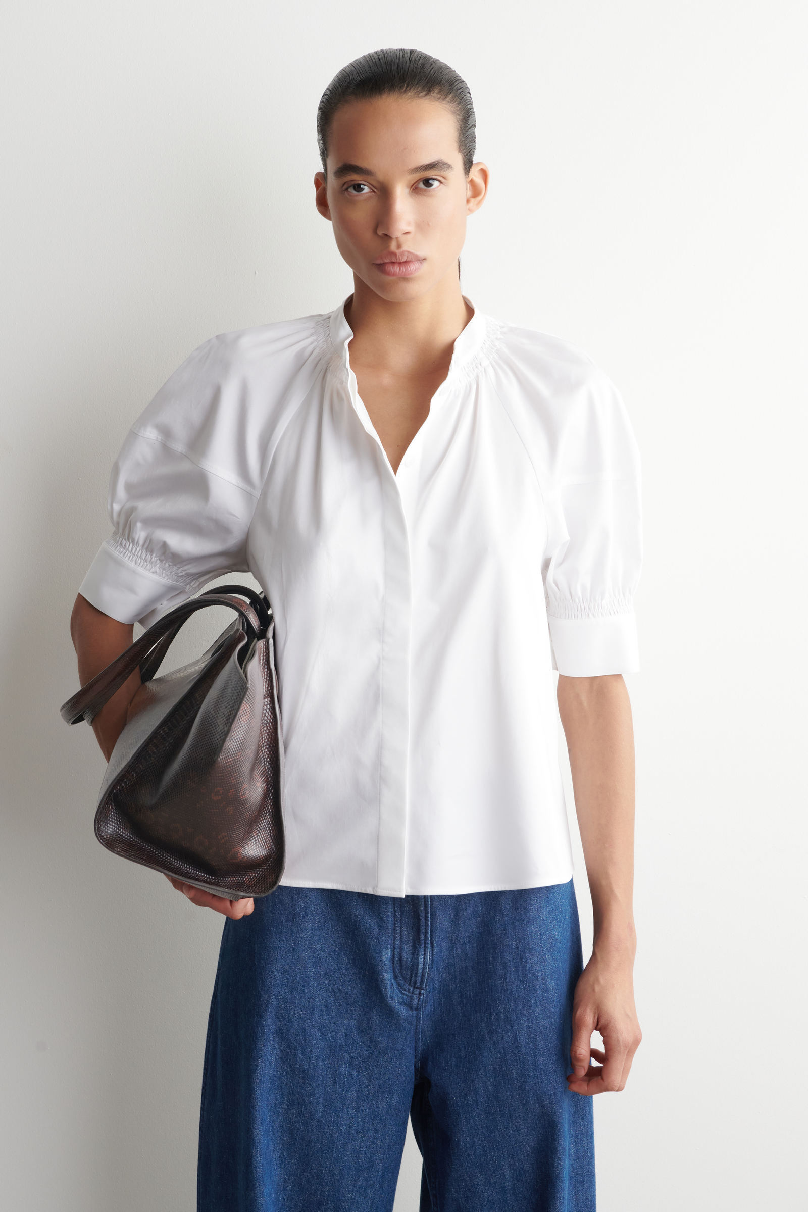 SMOCKED PUFF-SLEEVE BLOUSEWHITE