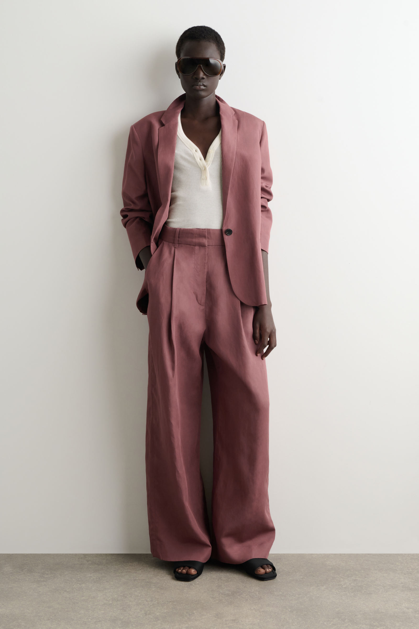RELAXED LINEN-BLEND WIDE-LEG TROUSERSRUST