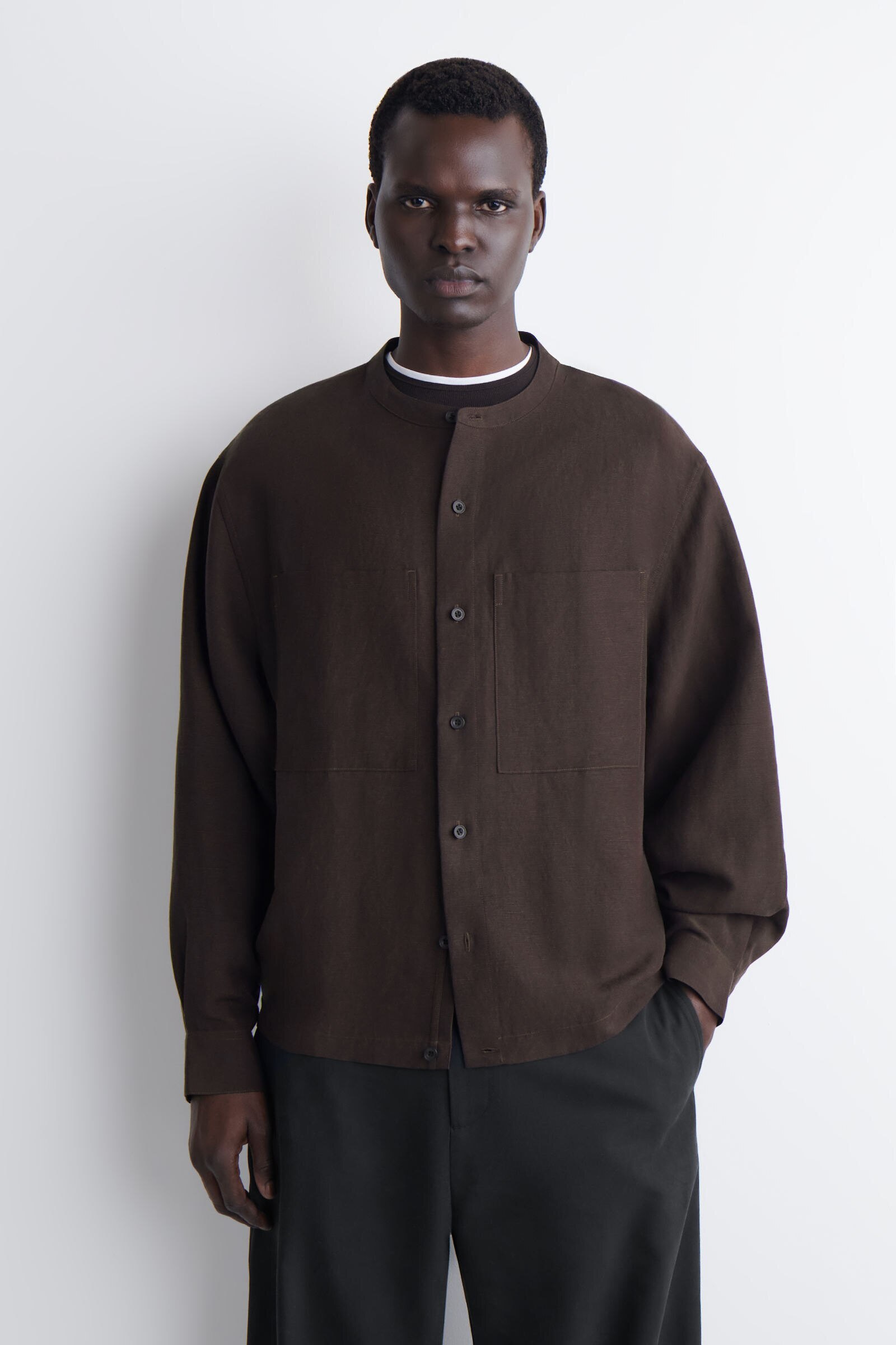 OVERSIZED GRANDAD-COLLAR LINEN SHIRTDARK BROWN