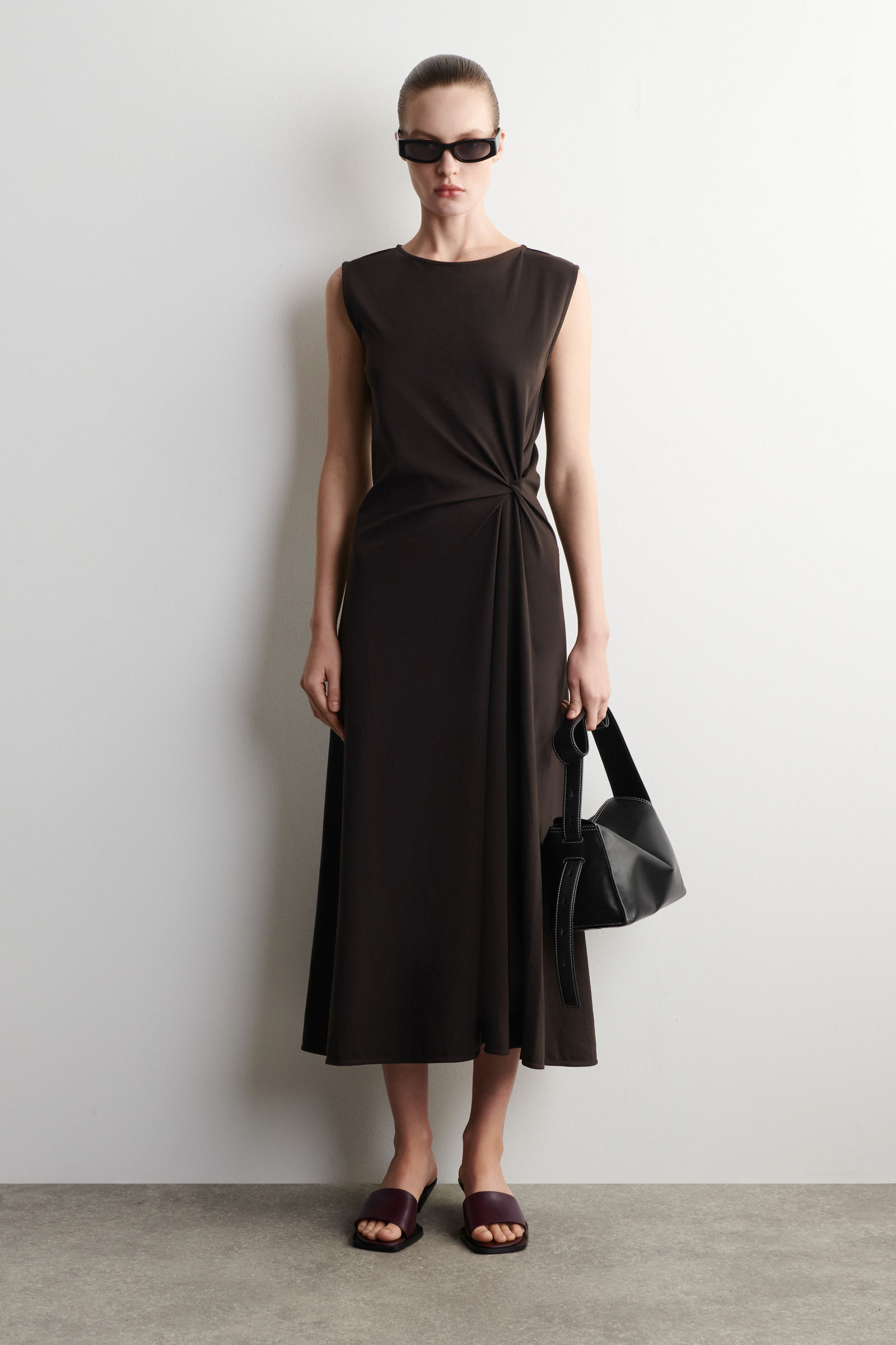 TWIST-DETAIL JERSEY MIDI DRESSBROWN