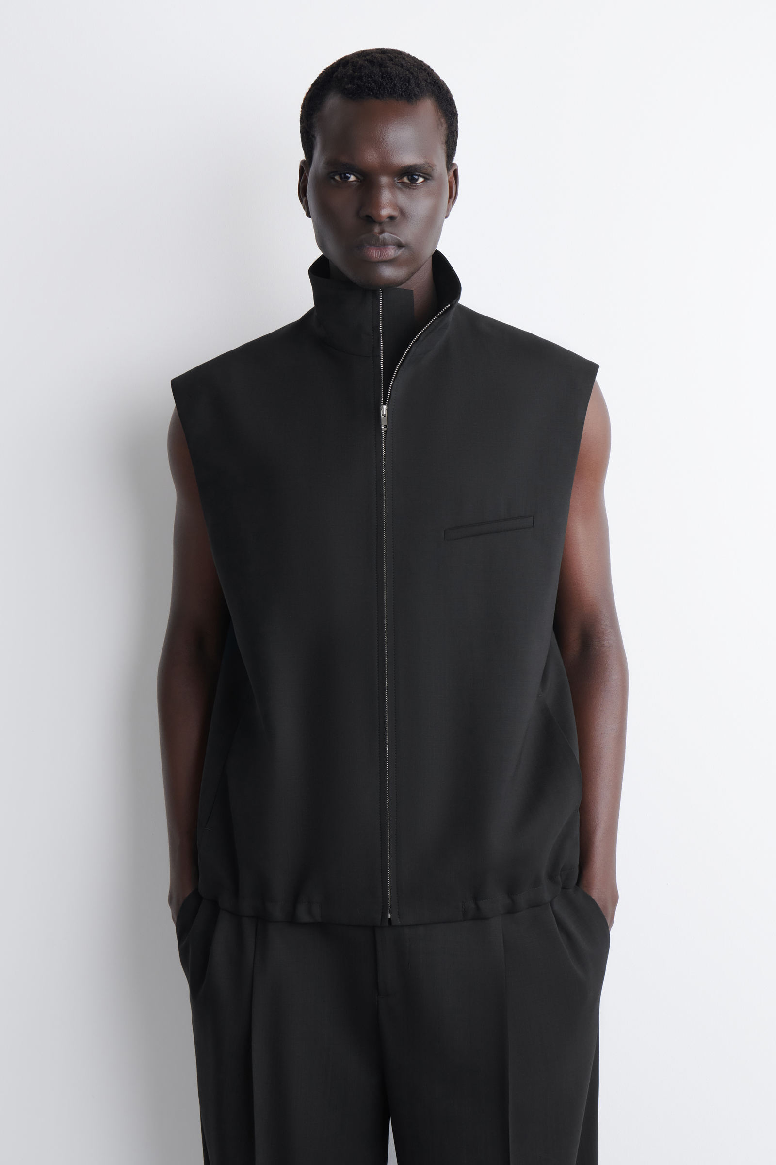TAILORED FUNNEL-NECK WOOL GILETCARBON