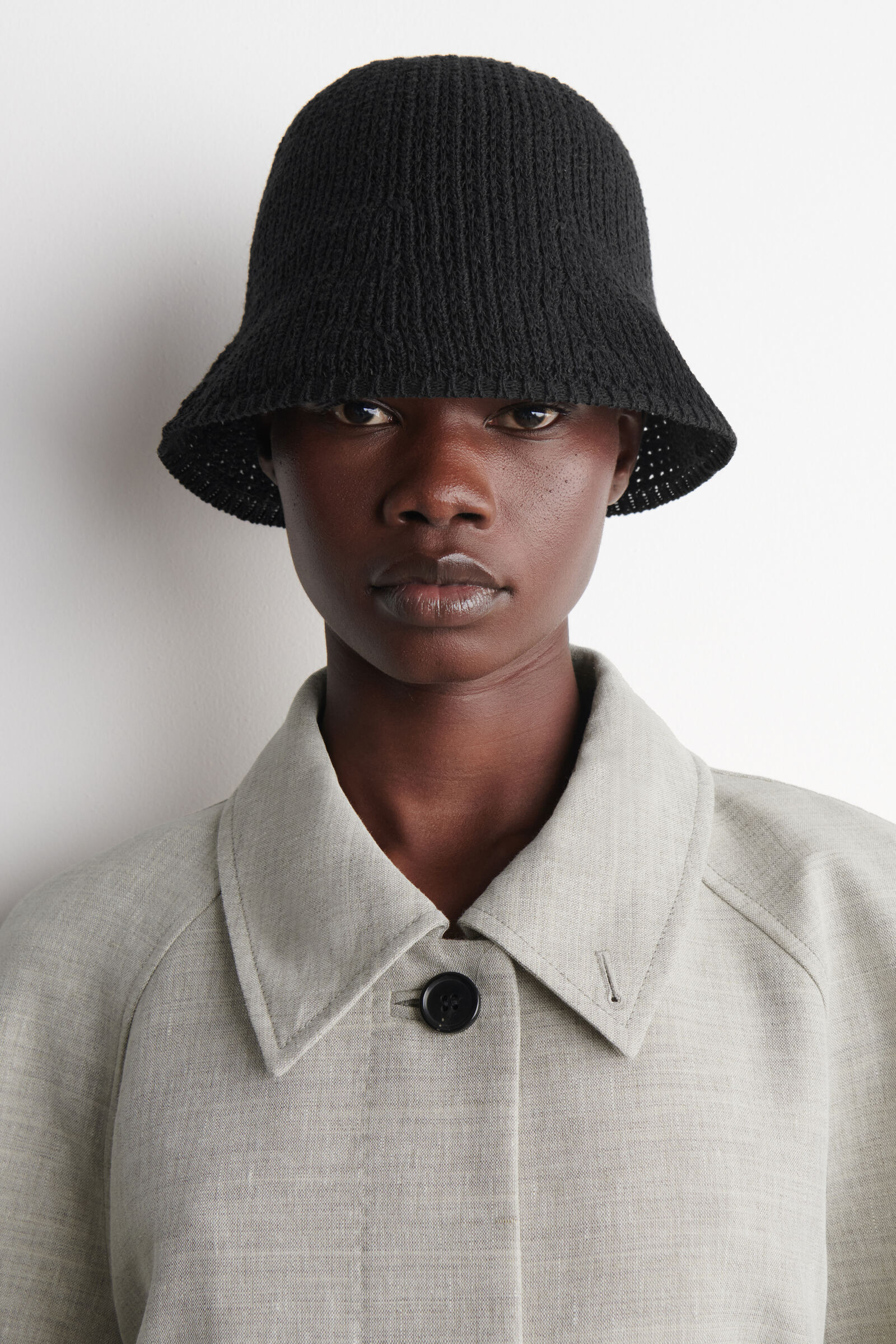 OPEN-KNIT BUCKET HATBLACK
