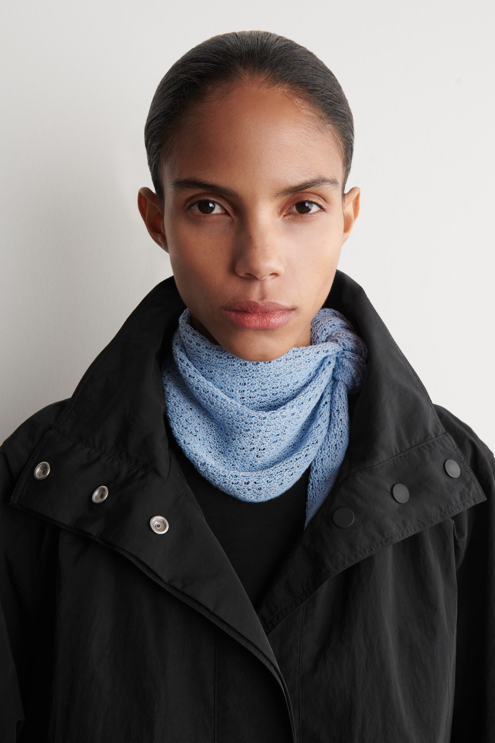 OPEN-KNIT TRIANGLE SCARFLIGHT BLUE