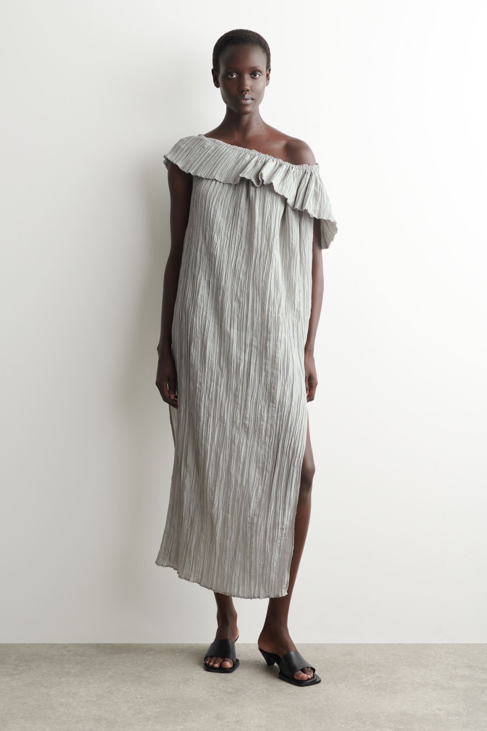 ASYMMETRIC PLEATED SILK GOWNDOVE GREY