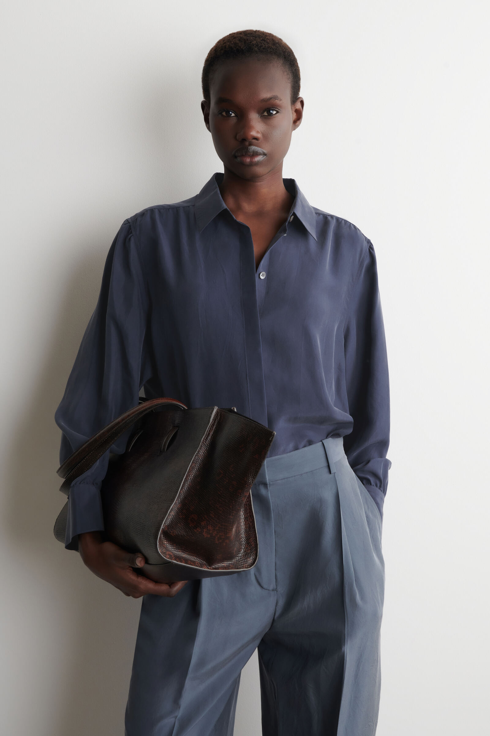 GATHERED WASHED-SILK SHIRTNAVY