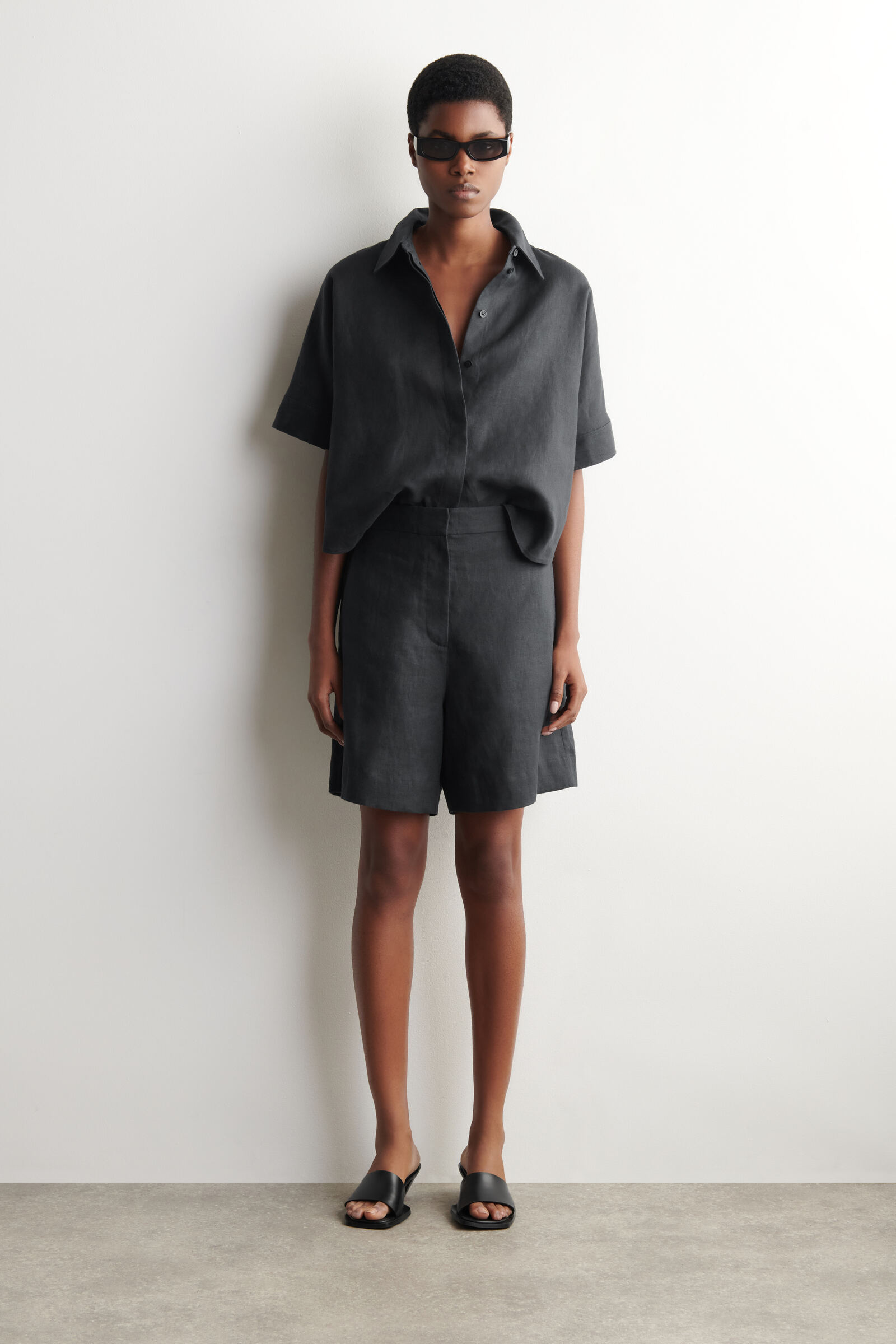 TAILORED ELASTICATED LINEN SHORTSBLACK