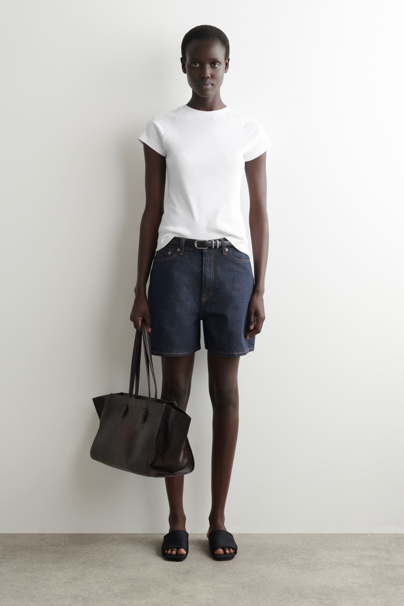HIGH-RISE DENIM SHORTSDARK BLUE