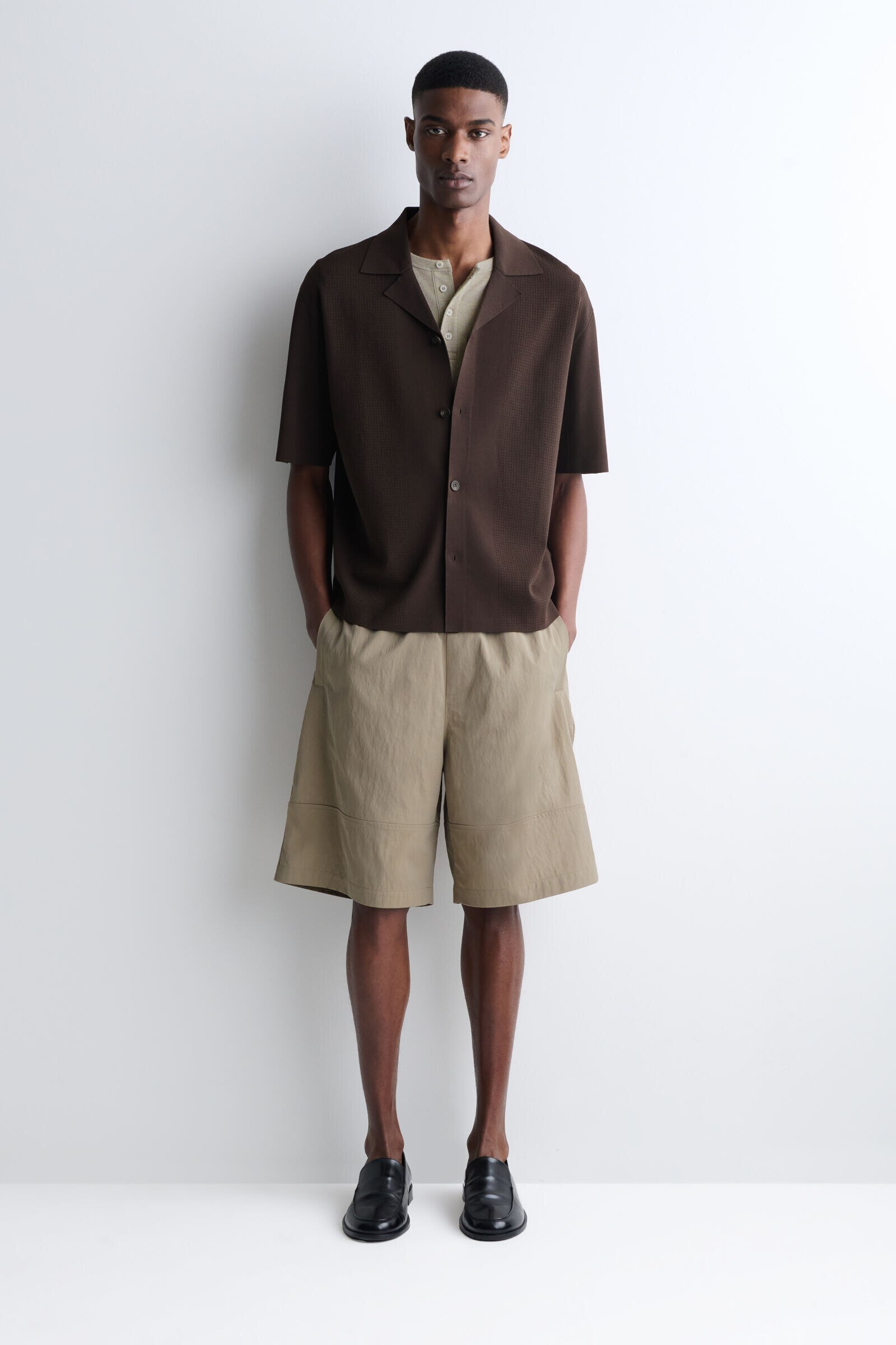 COTTON ELASTICATED KNEE-LENGTH SHORTSBEIGE
