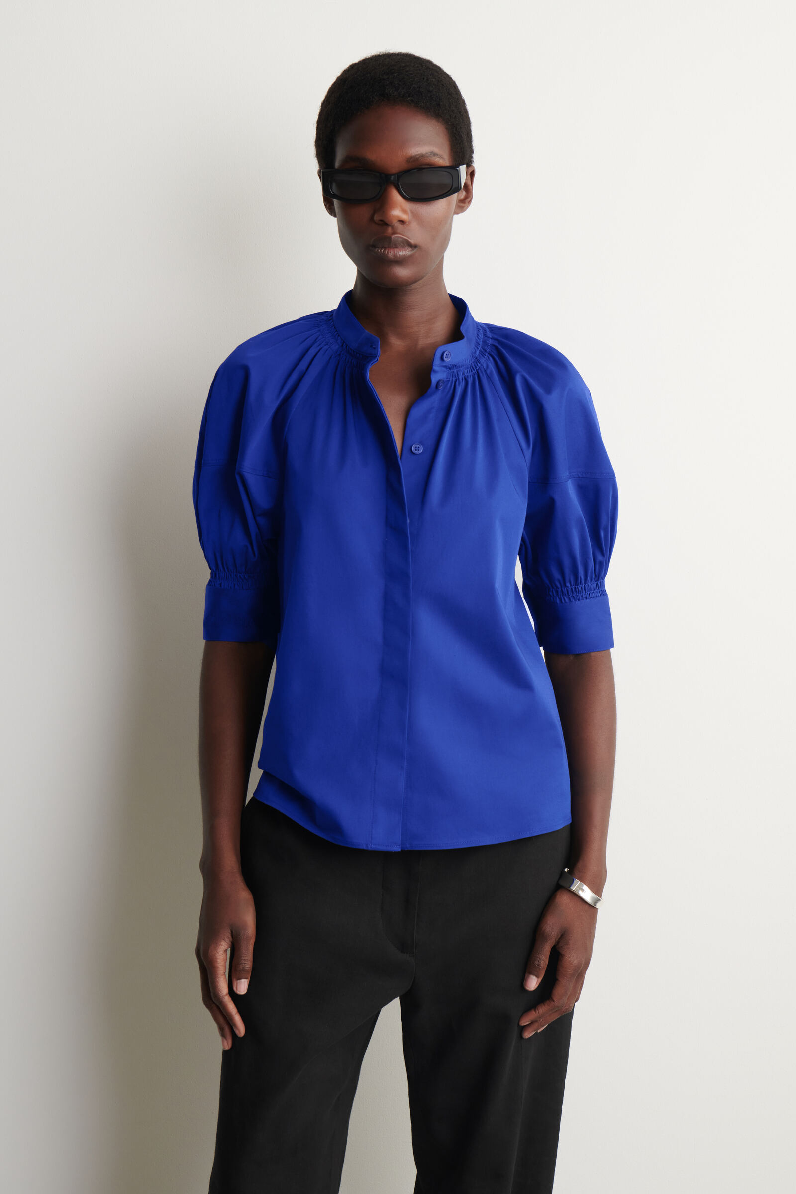 SMOCKED PUFF-SLEEVE BLOUSEBLUE