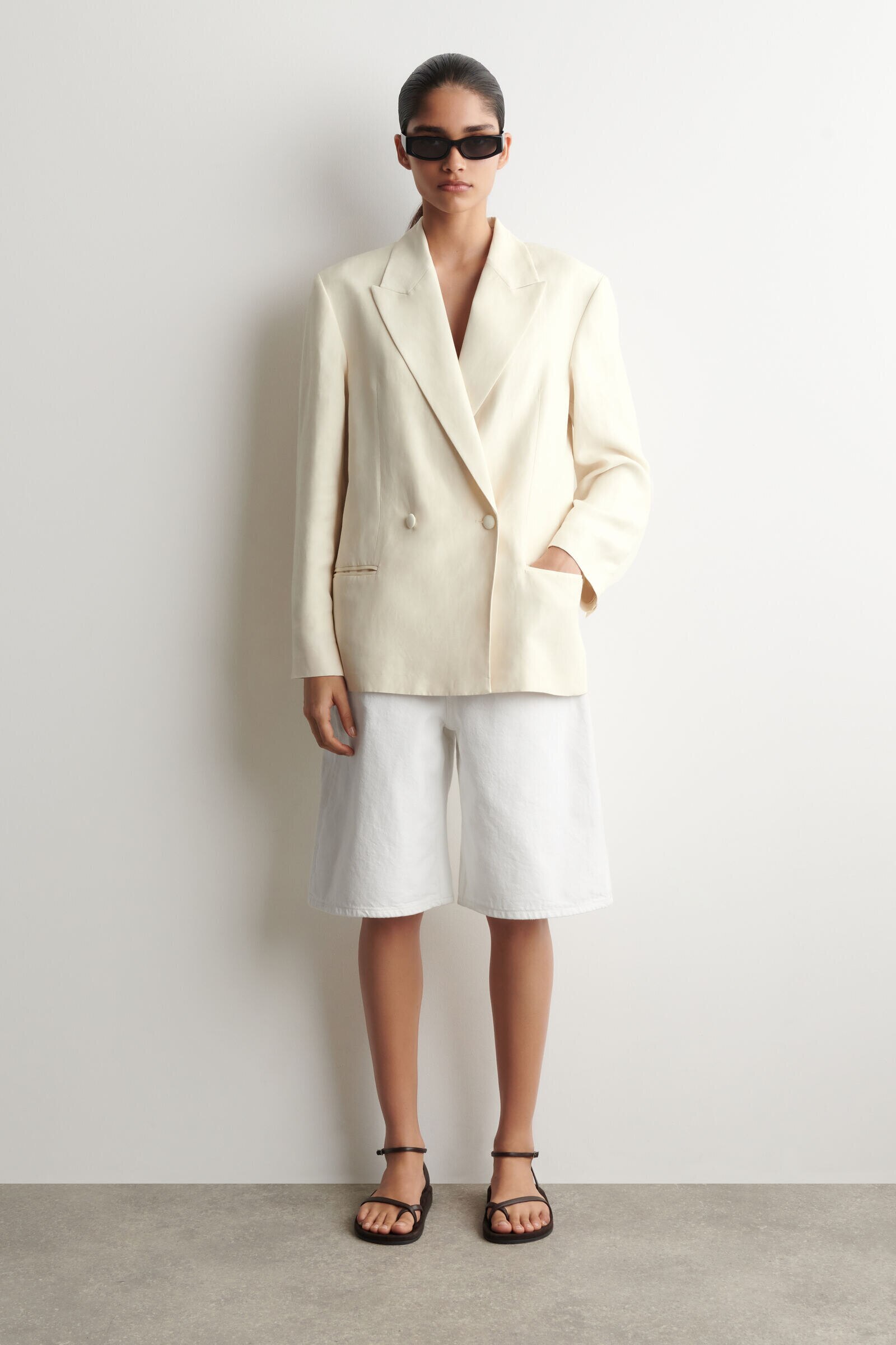 KNEE-LENGTH DENIM SHORTSWHITE