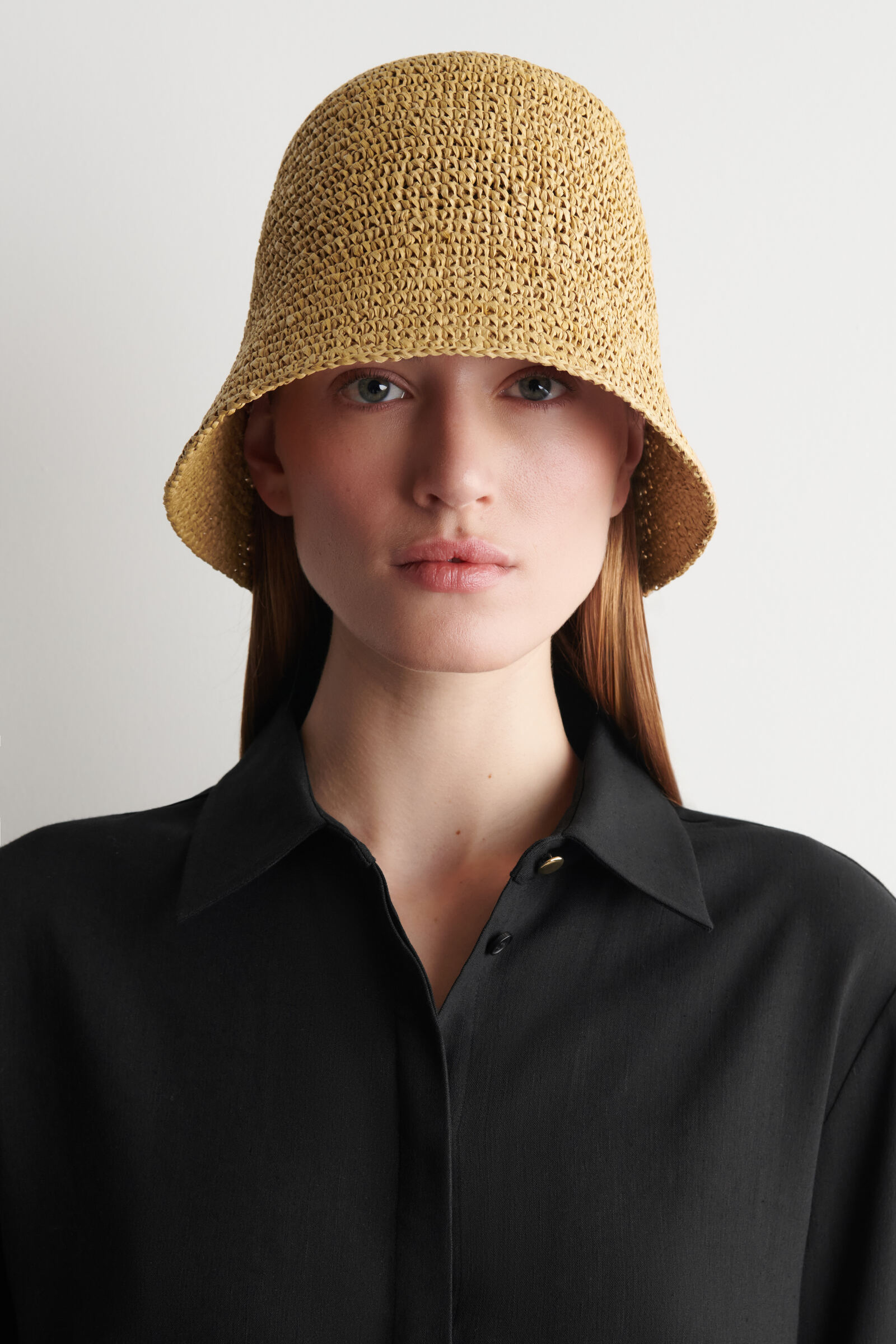 SCULPTED STRAW BUCKET HATBEIGE