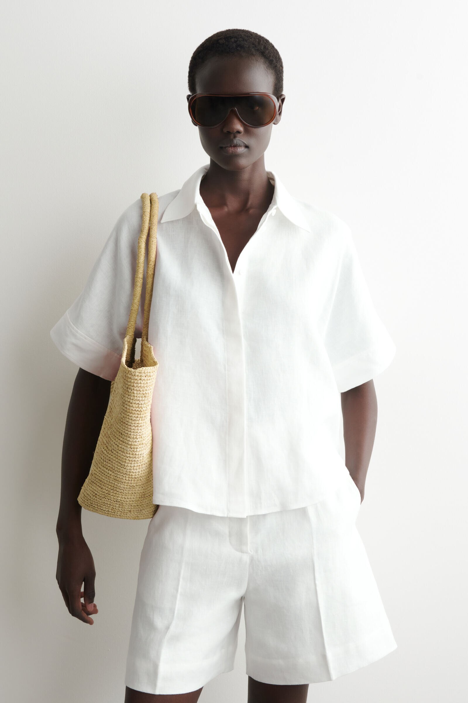 OVERSIZED SHORT-SLEEVED LINEN SHIRTWHITE