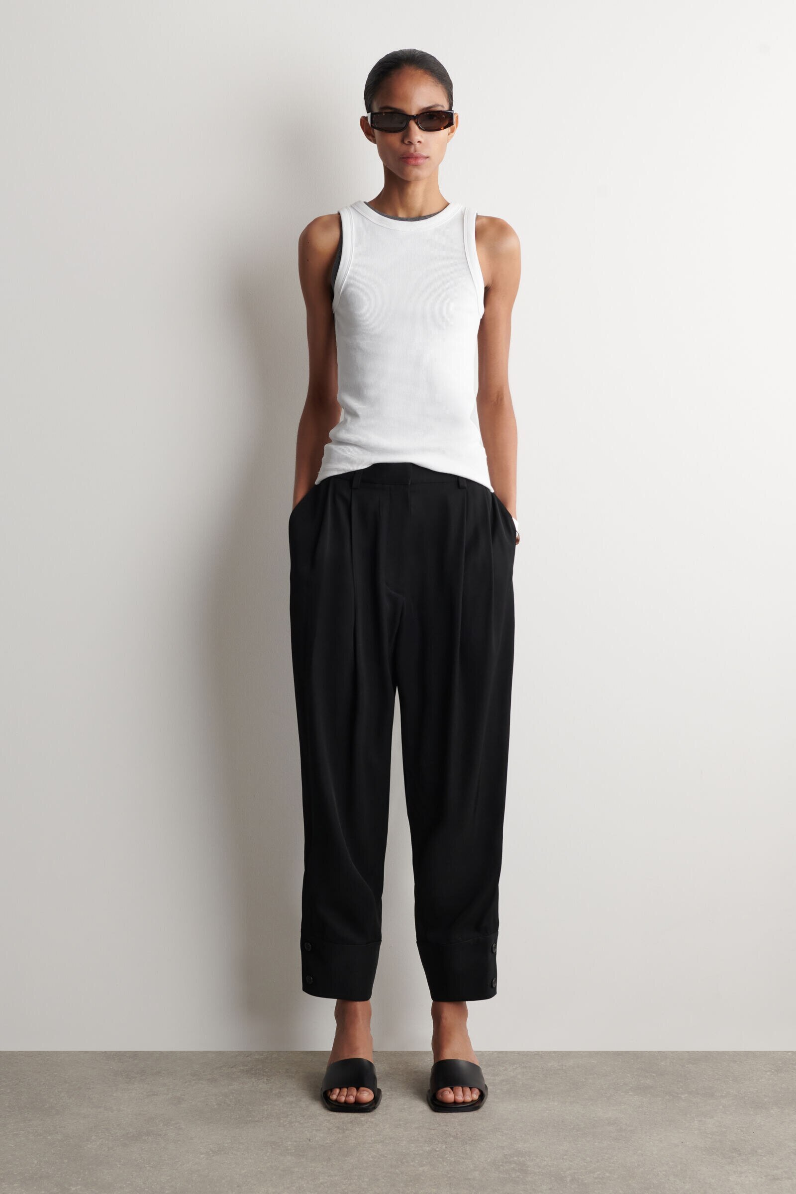 PLEATED TWILL BALLOON TROUSERSBLACK