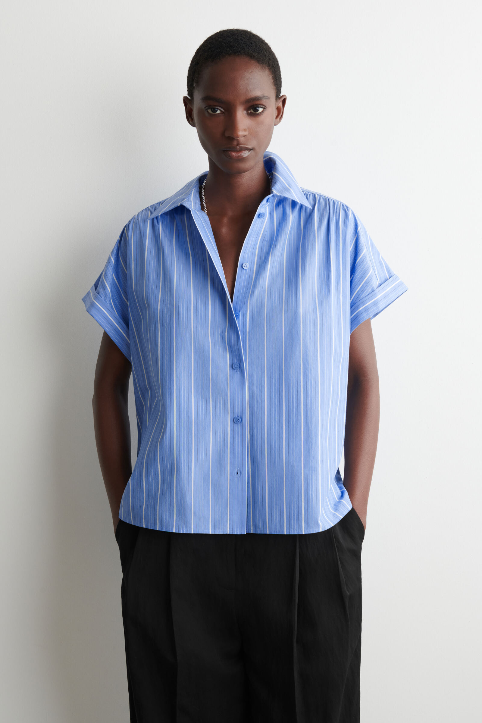 STRIPED SHORT-SLEEVED COTTON SHIRTBLUE / STRIPED
