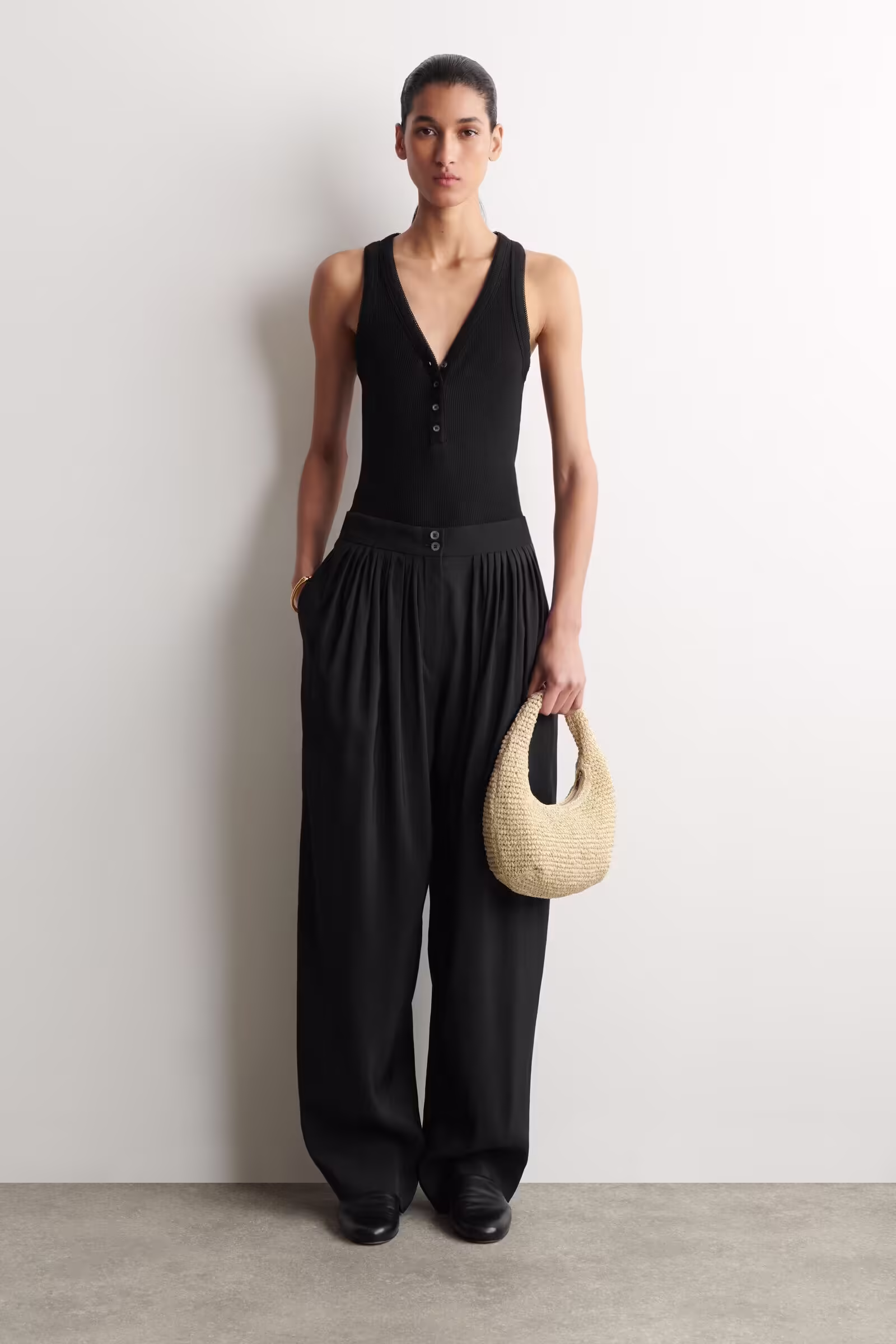 CURVED MINI SHOULDER BAG - STRAWBEIGE
