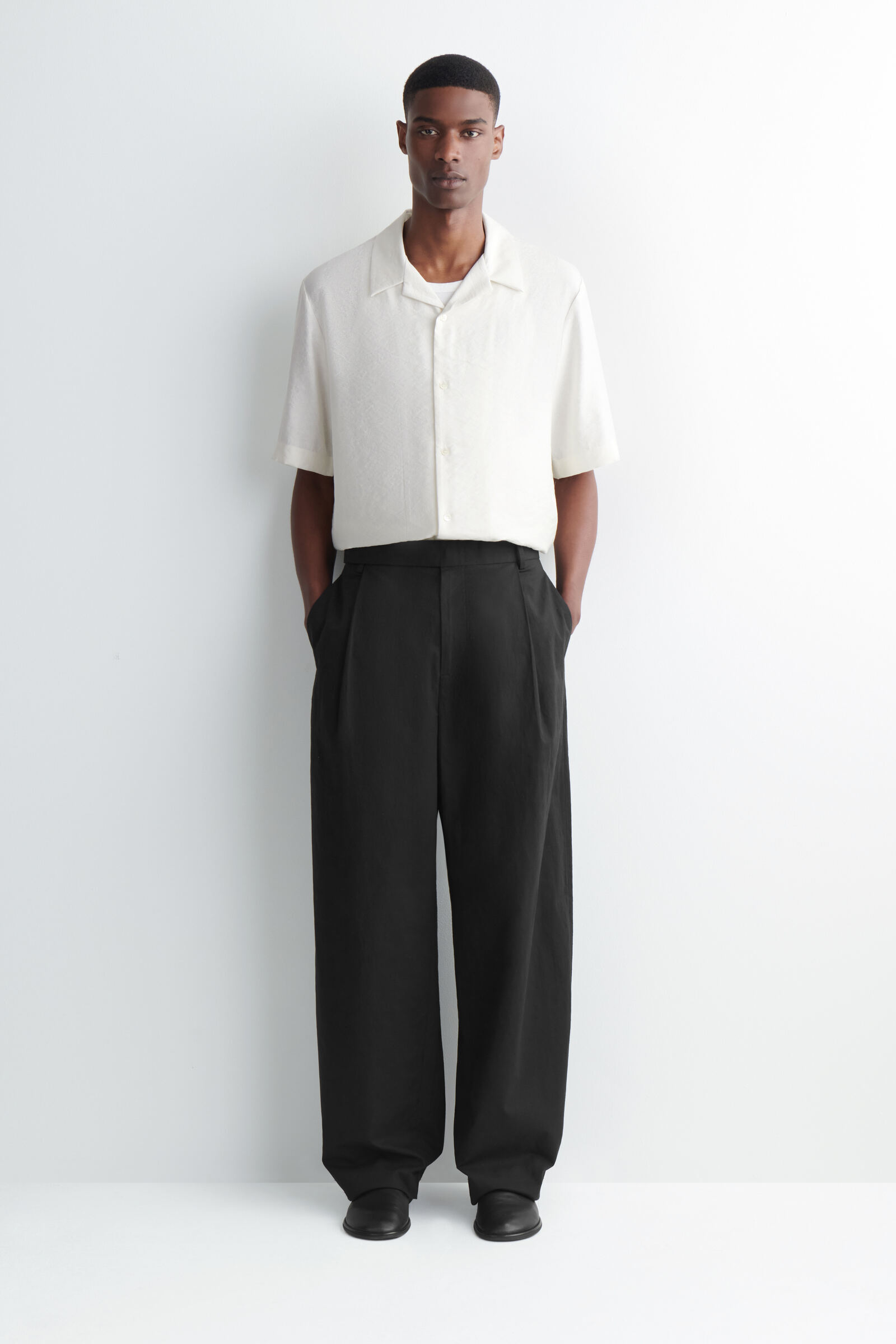 COTTON-LINEN RELAXED-FIT BARREL-LEG TROUSERSBLACK