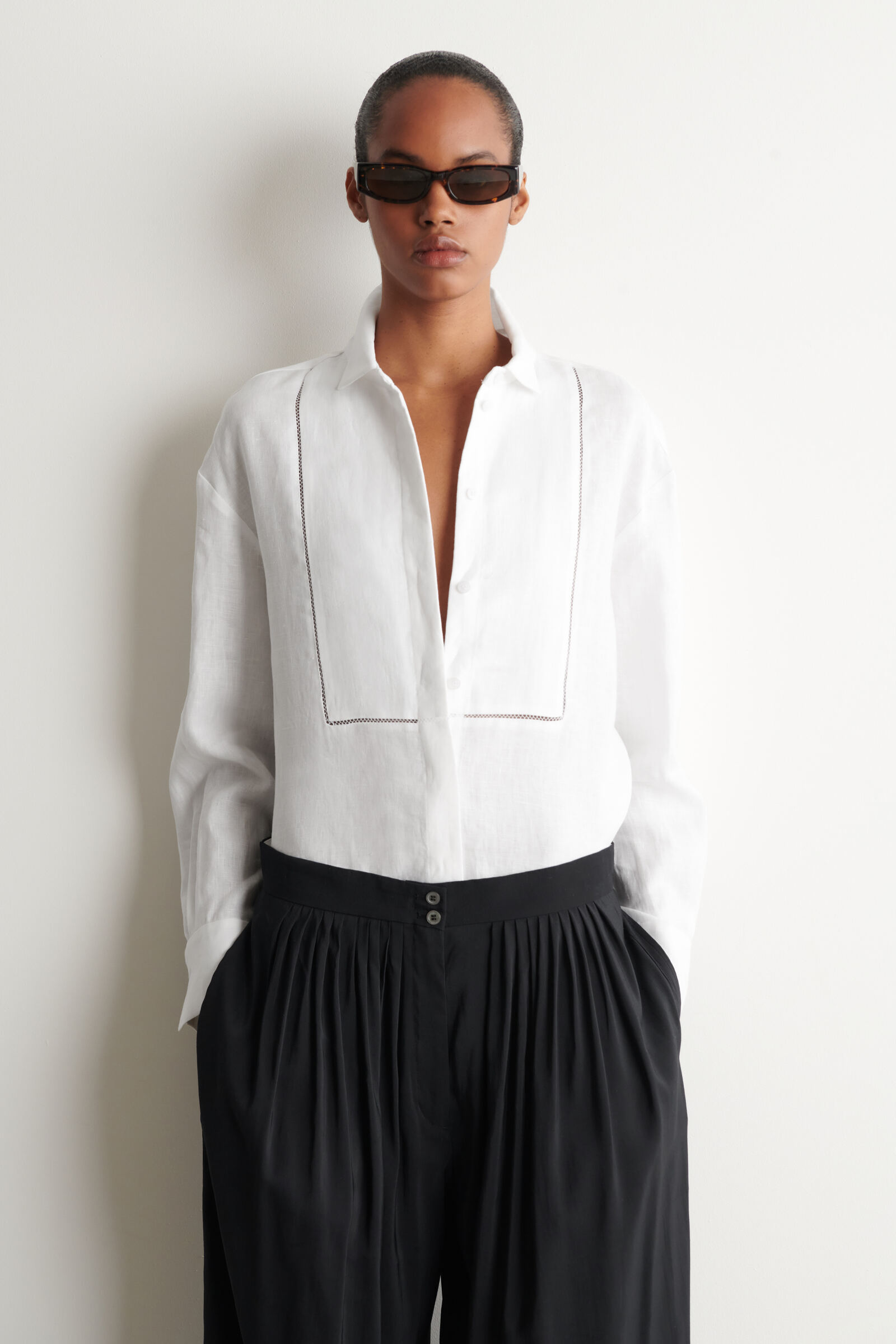 EMBROIDERED-DETAIL LINEN SHIRTWHITE