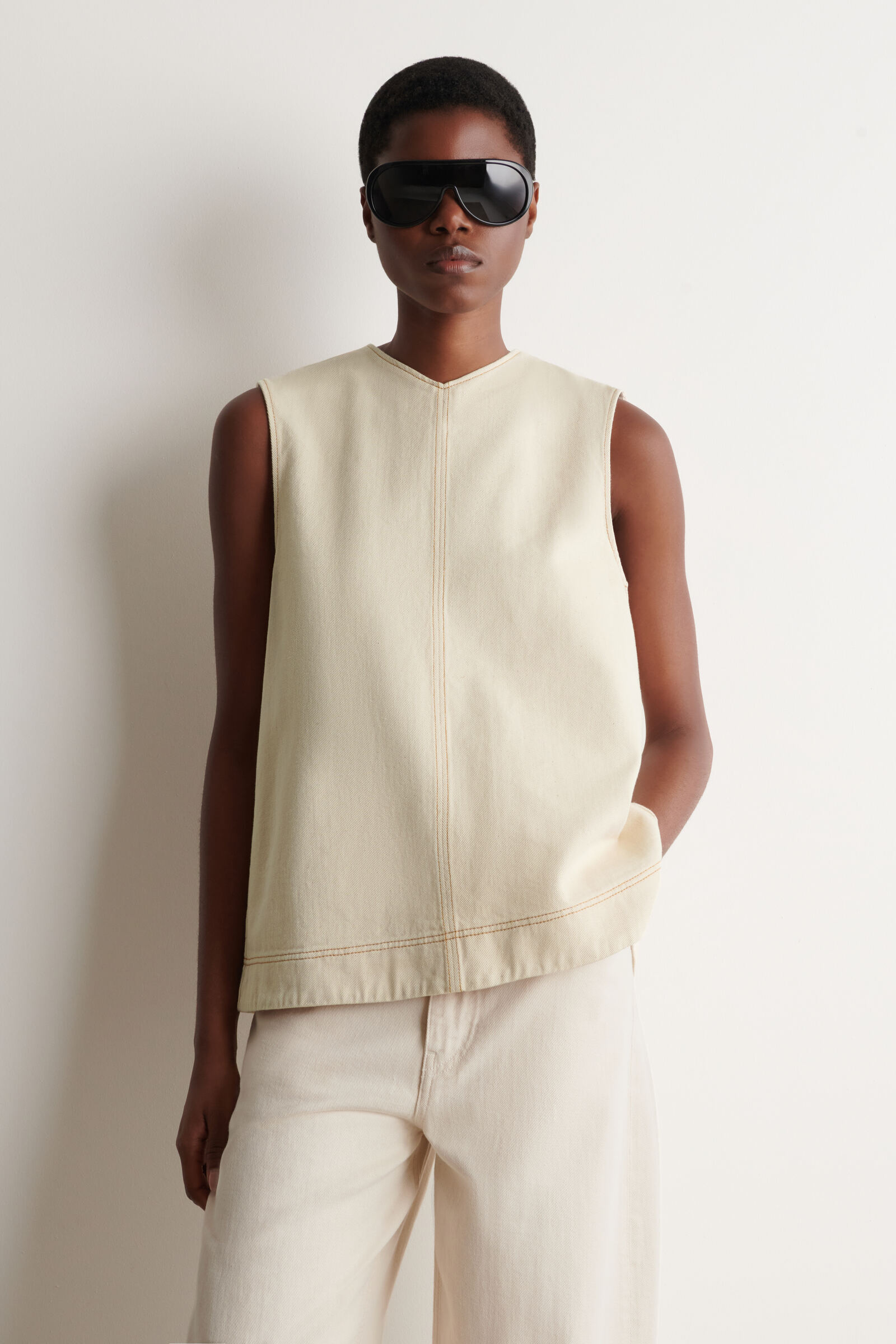 V-NECK OPEN-BACK DENIM TOPECRU