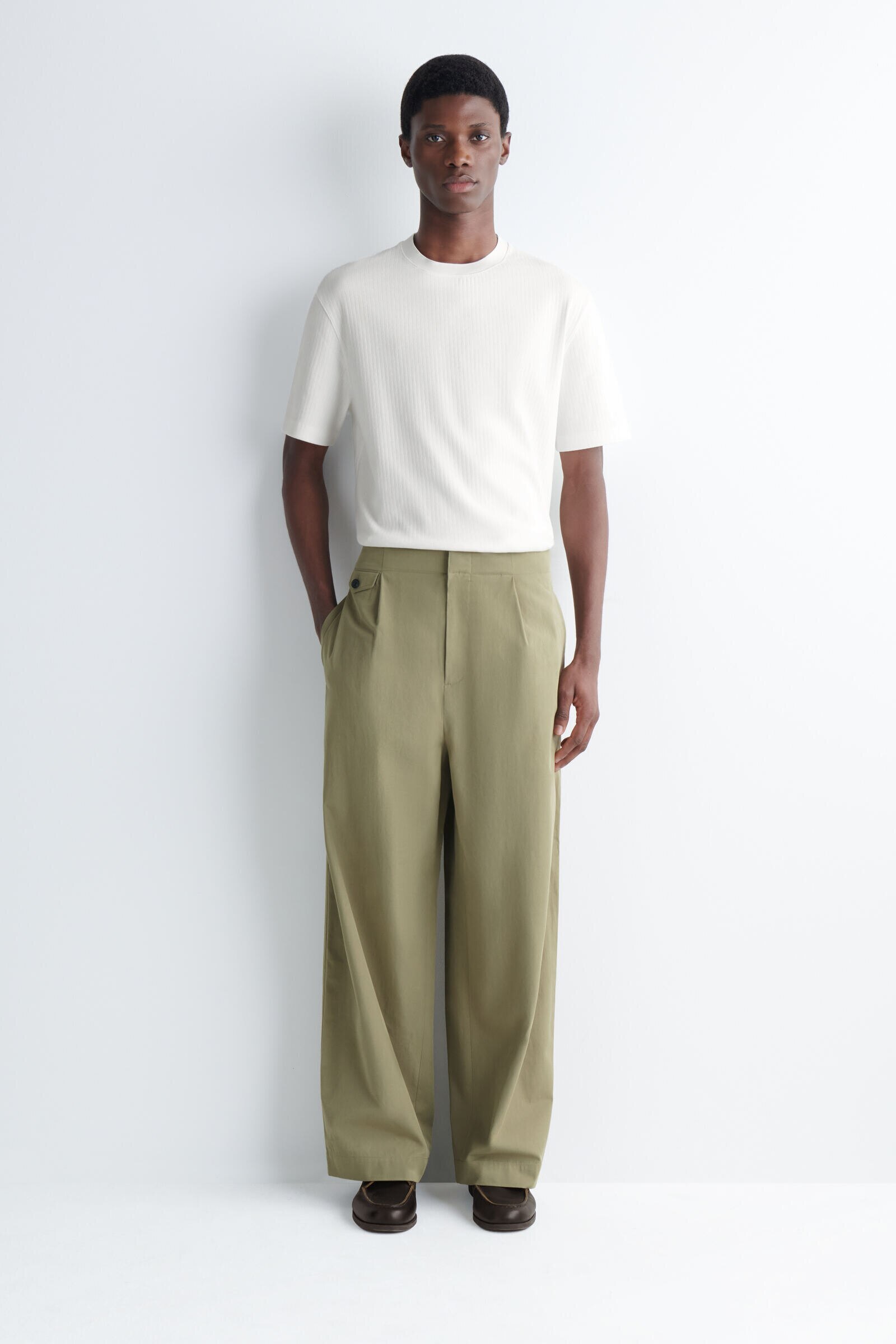 POCKET-DETAIL RELAXED-FIT WIDE-LEG TROUSERSKHAKI