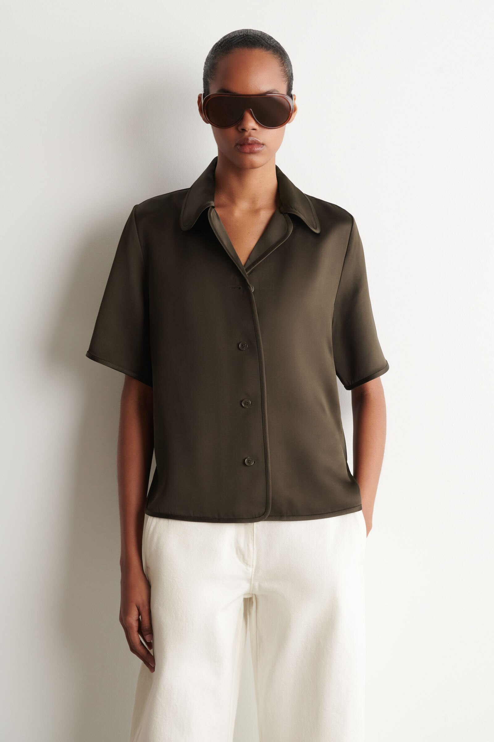 CONTRAST-PIPED SATIN SHIRTBROWN