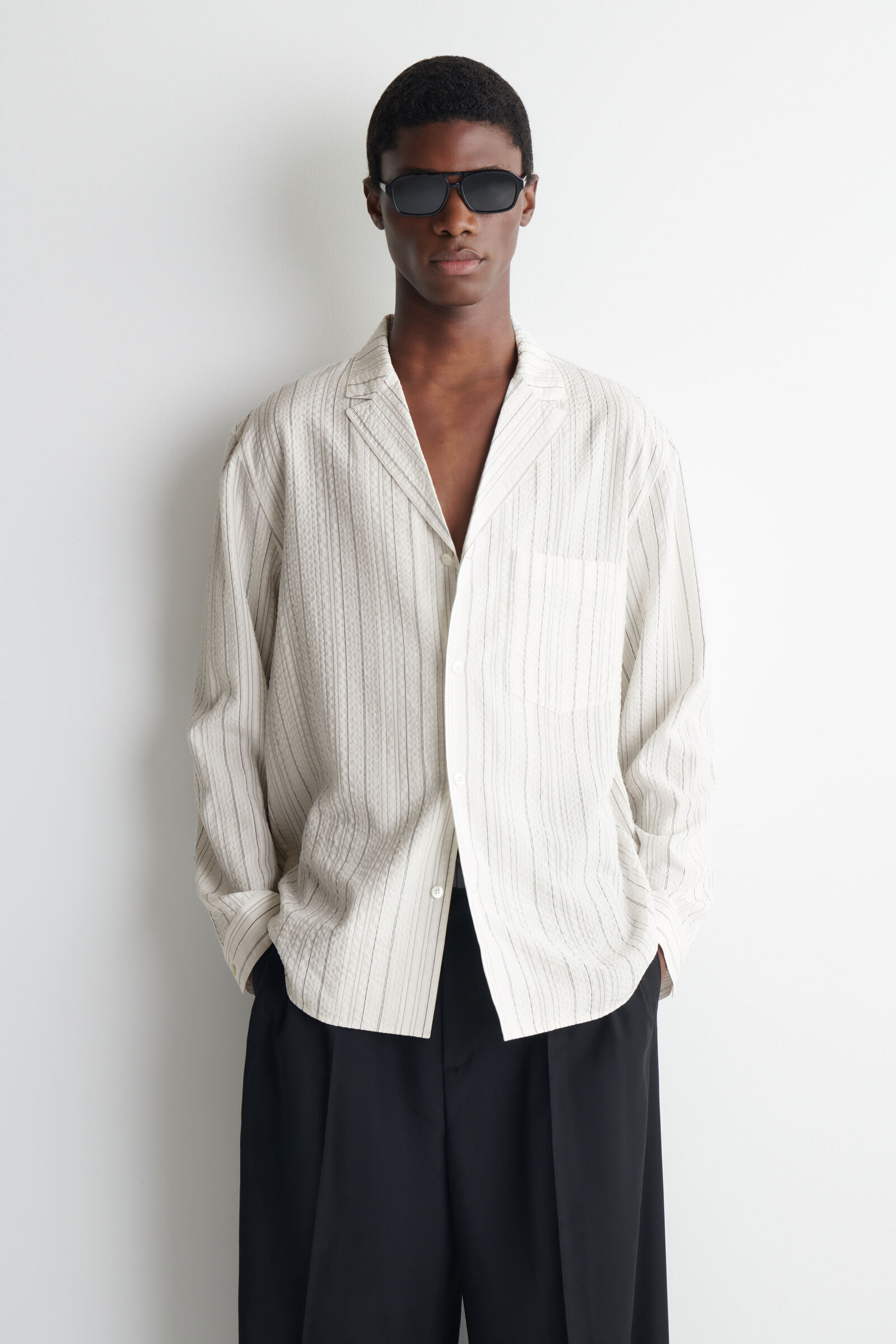 STRIPED TEXTURED CAMP-COLLAR SHIRTWHITE / STRIPED