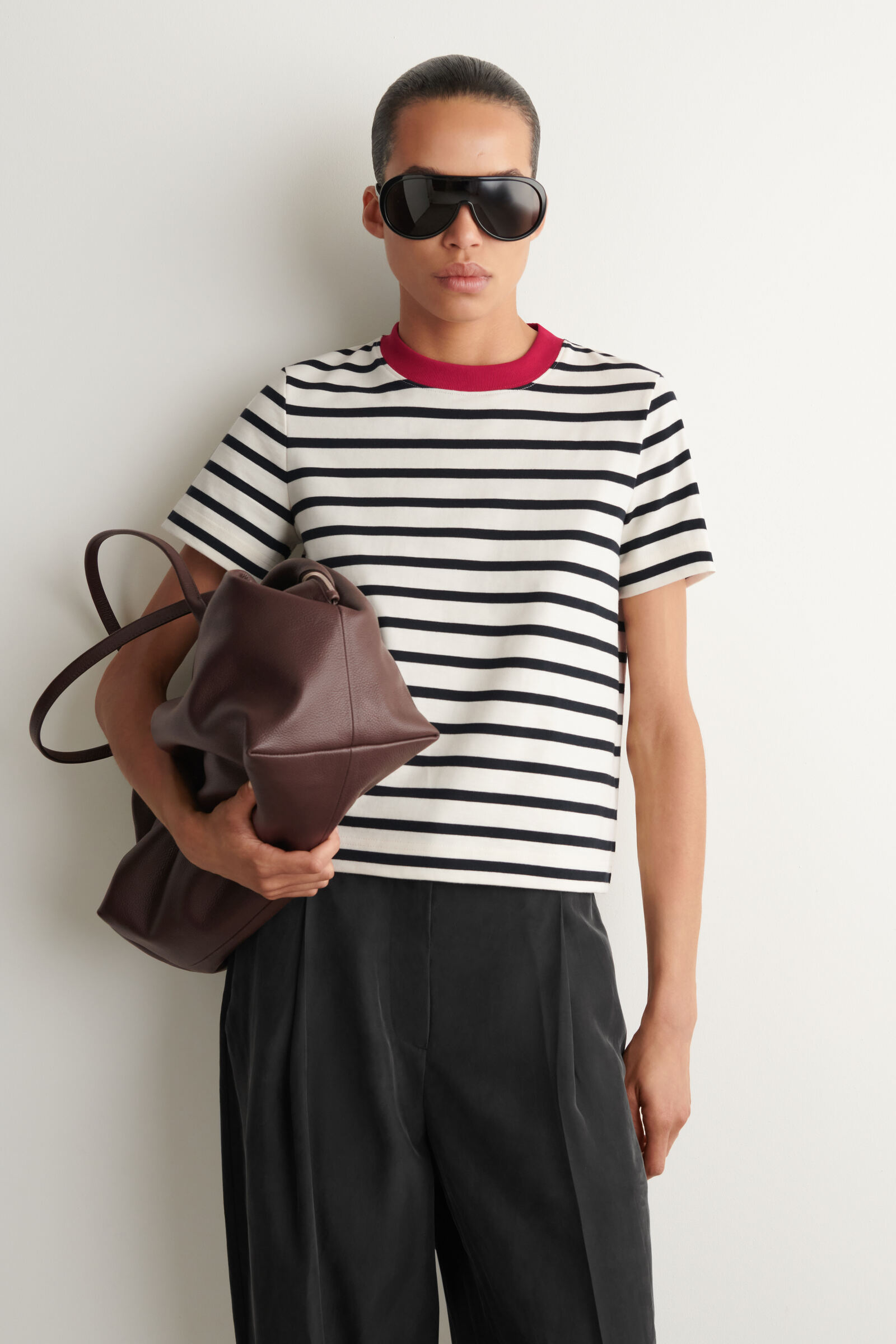 CLEAN CUT T-SHIRTBLACK / WHITE / RED / STRIPED