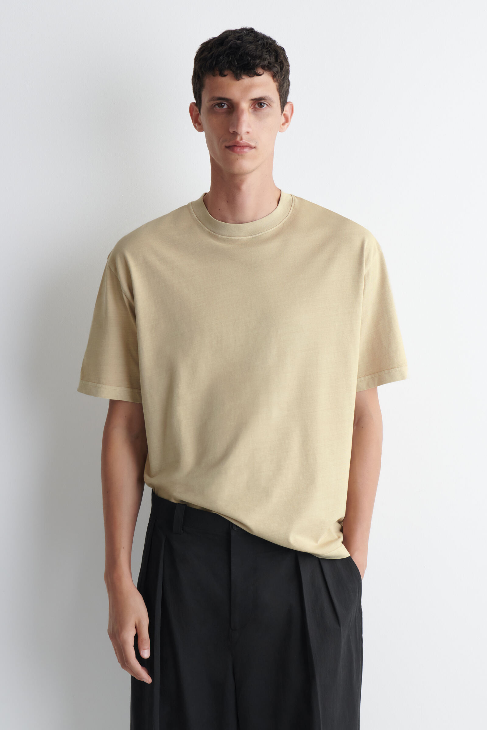 RELAXED LIGHTWEIGHT COTTON T-SHIRTBEIGE