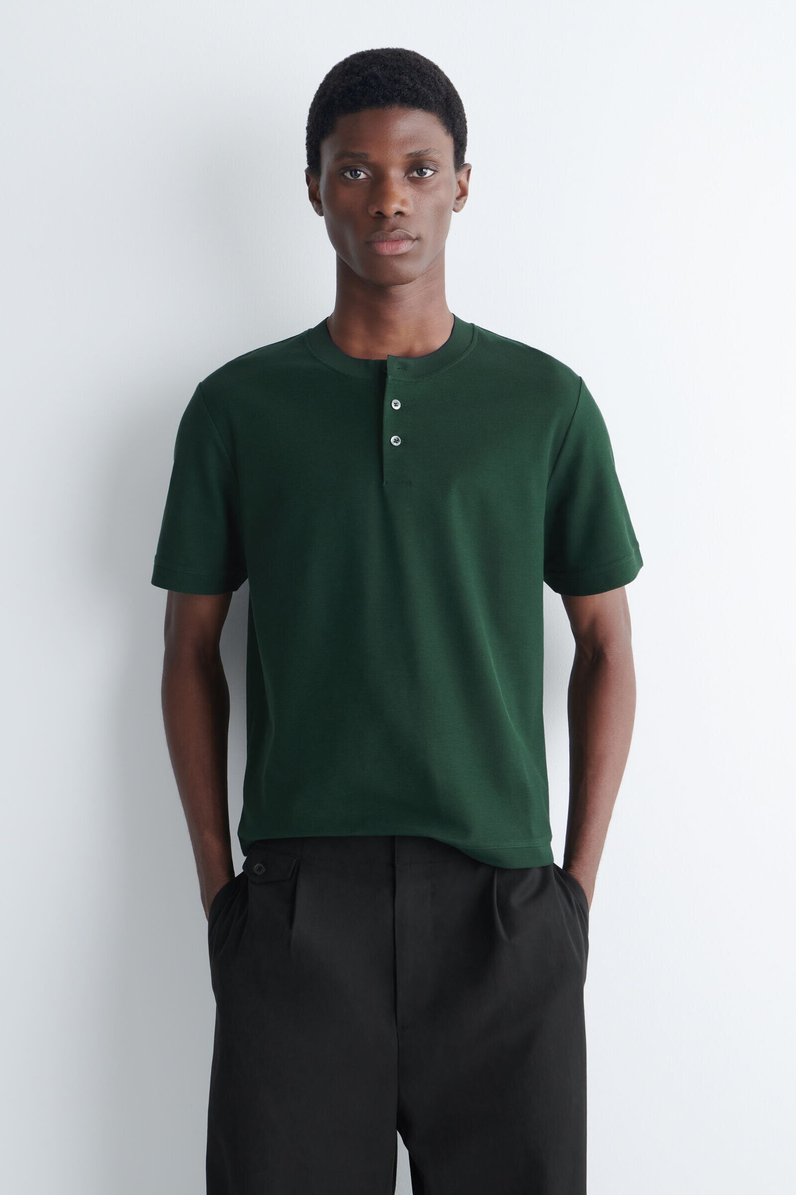 CONTRAST-TIPPED COTTON-PIQUÉ HENLEY TOPFOREST GREEN