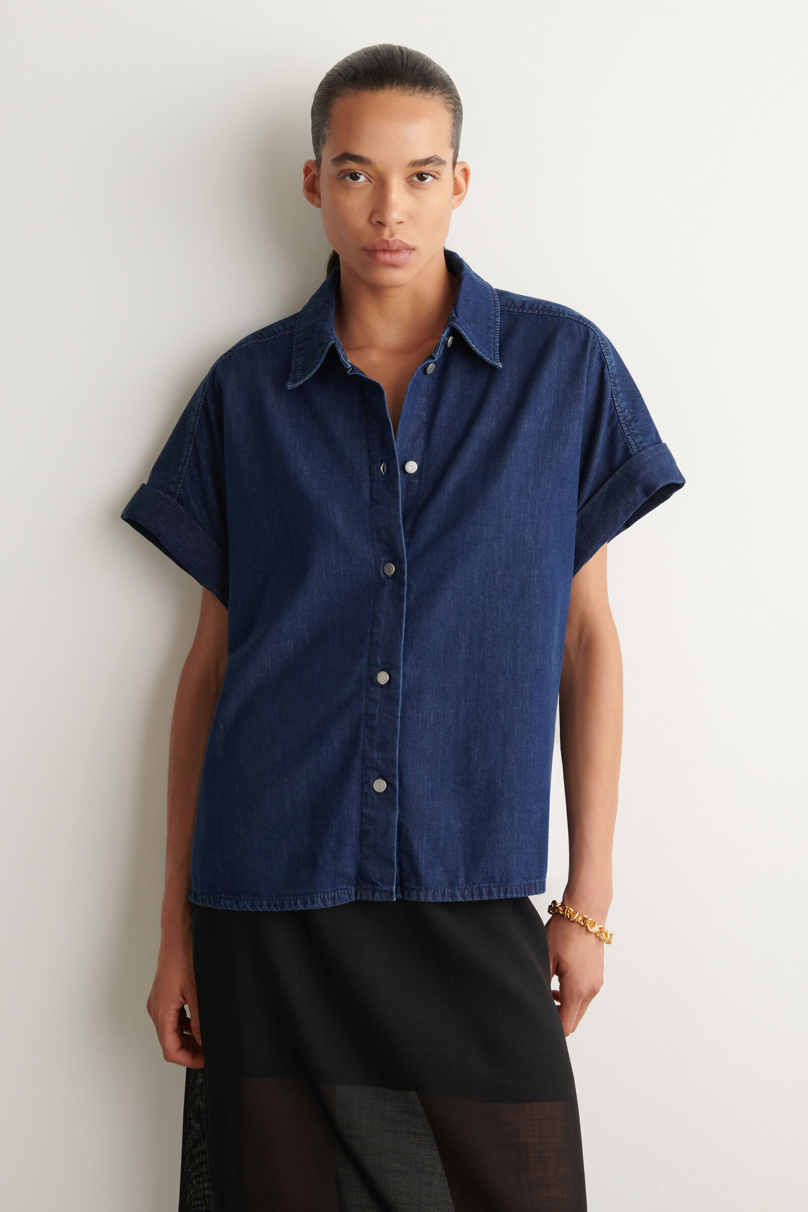 SHORT-SLEEVED DENIM SHIRTDARK BLUE