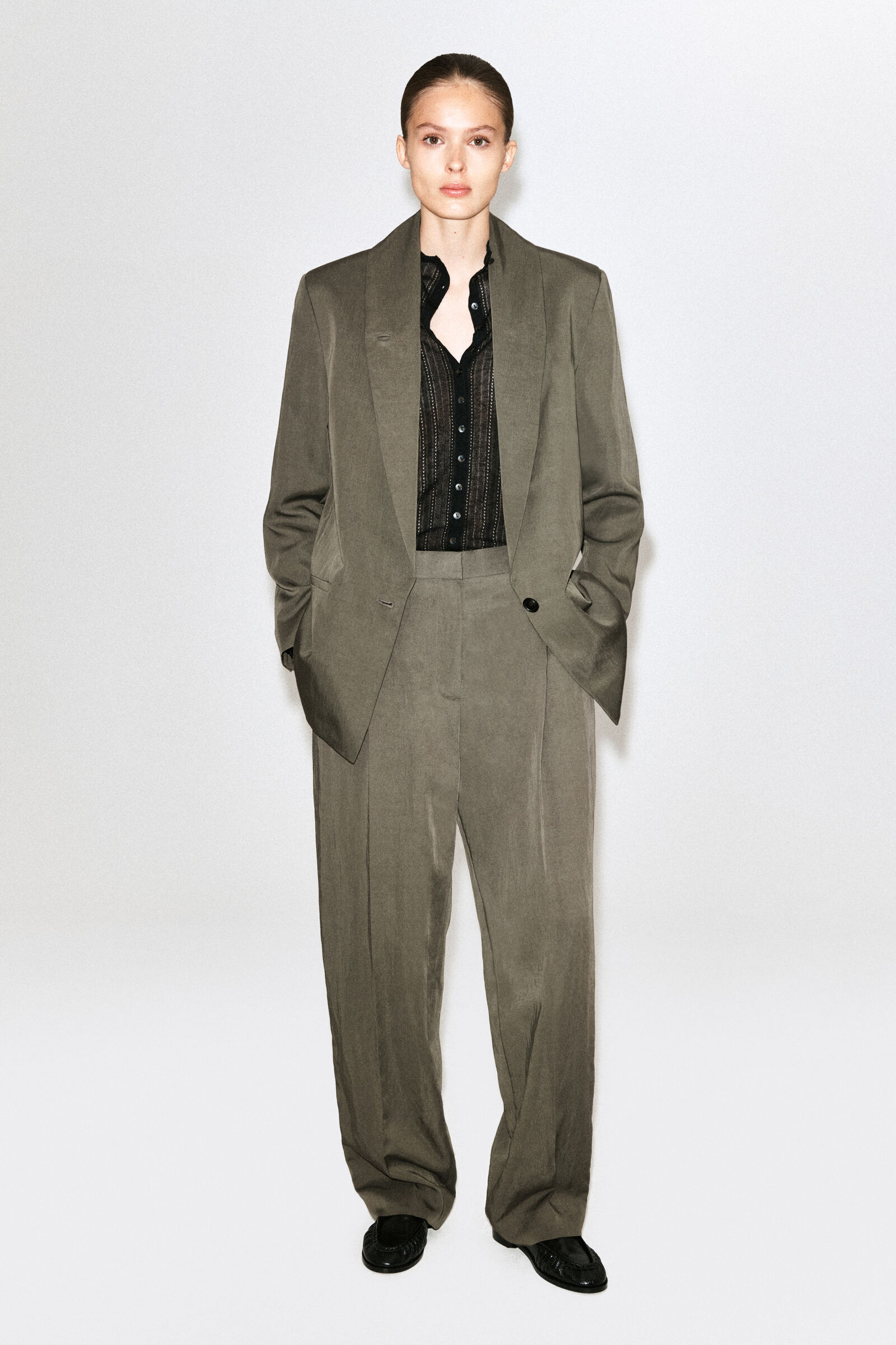 FLUID PLEATED STRAIGHT-LEG TROUSERSDARK BEIGE