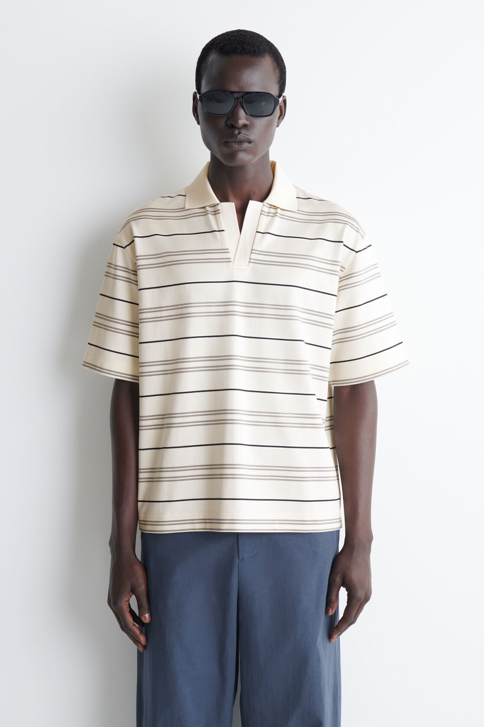 STRIPED OPEN-COLLAR POLO SHIRTIVORY / STRIPED
