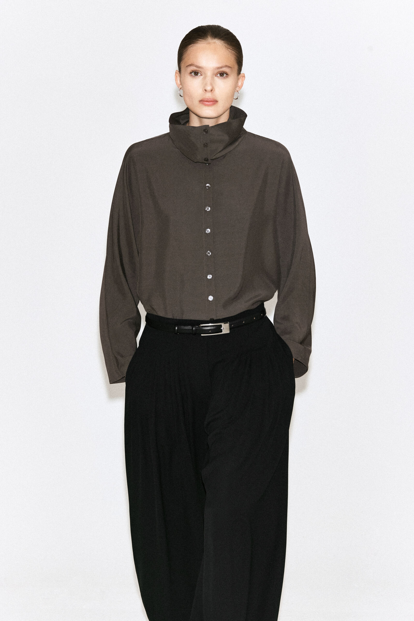 FLUID FUNNEL-NECK BLOUSEGREY