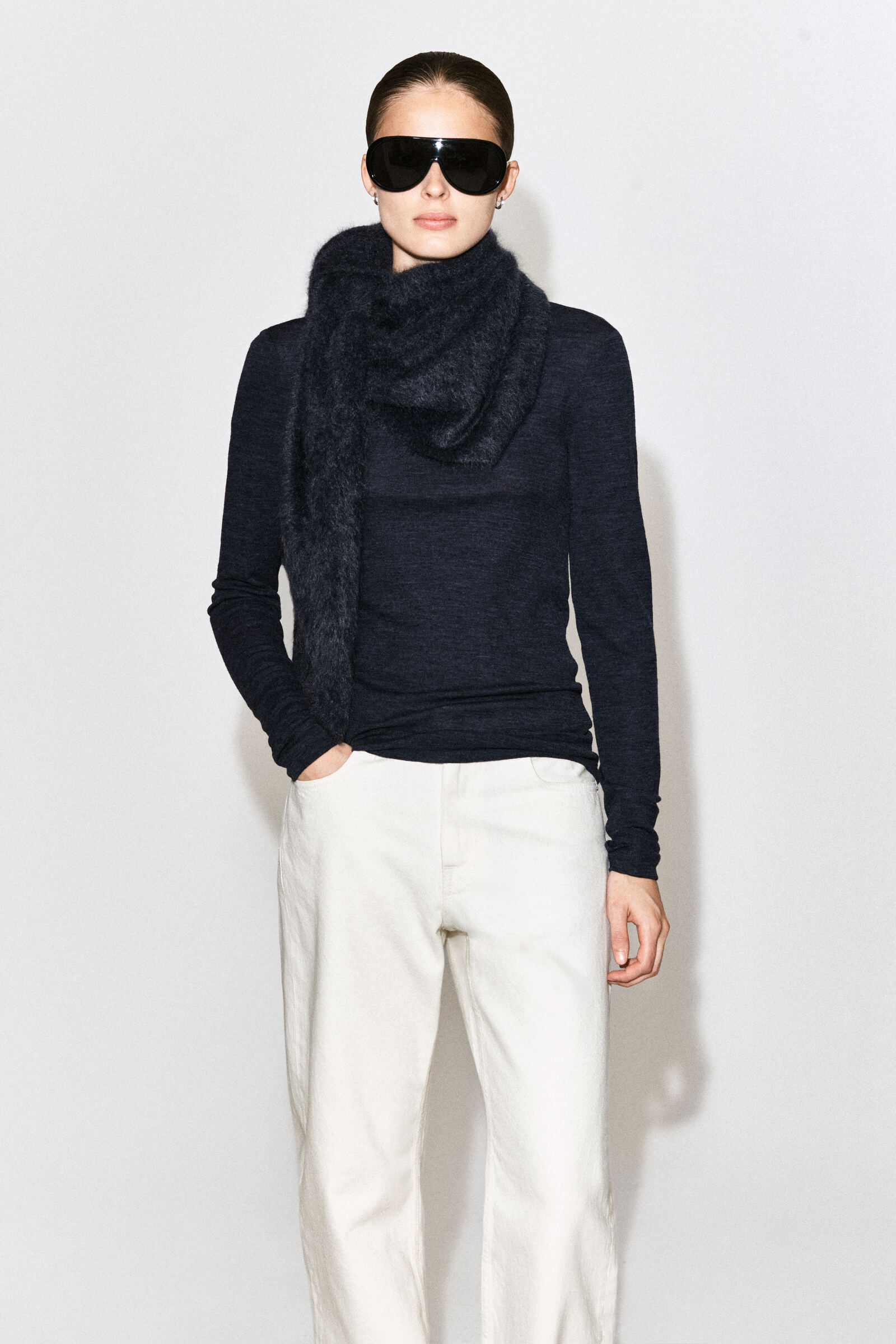 BRUSHED PURE CASHMERE TRIANGLE SCARFDARK GREY