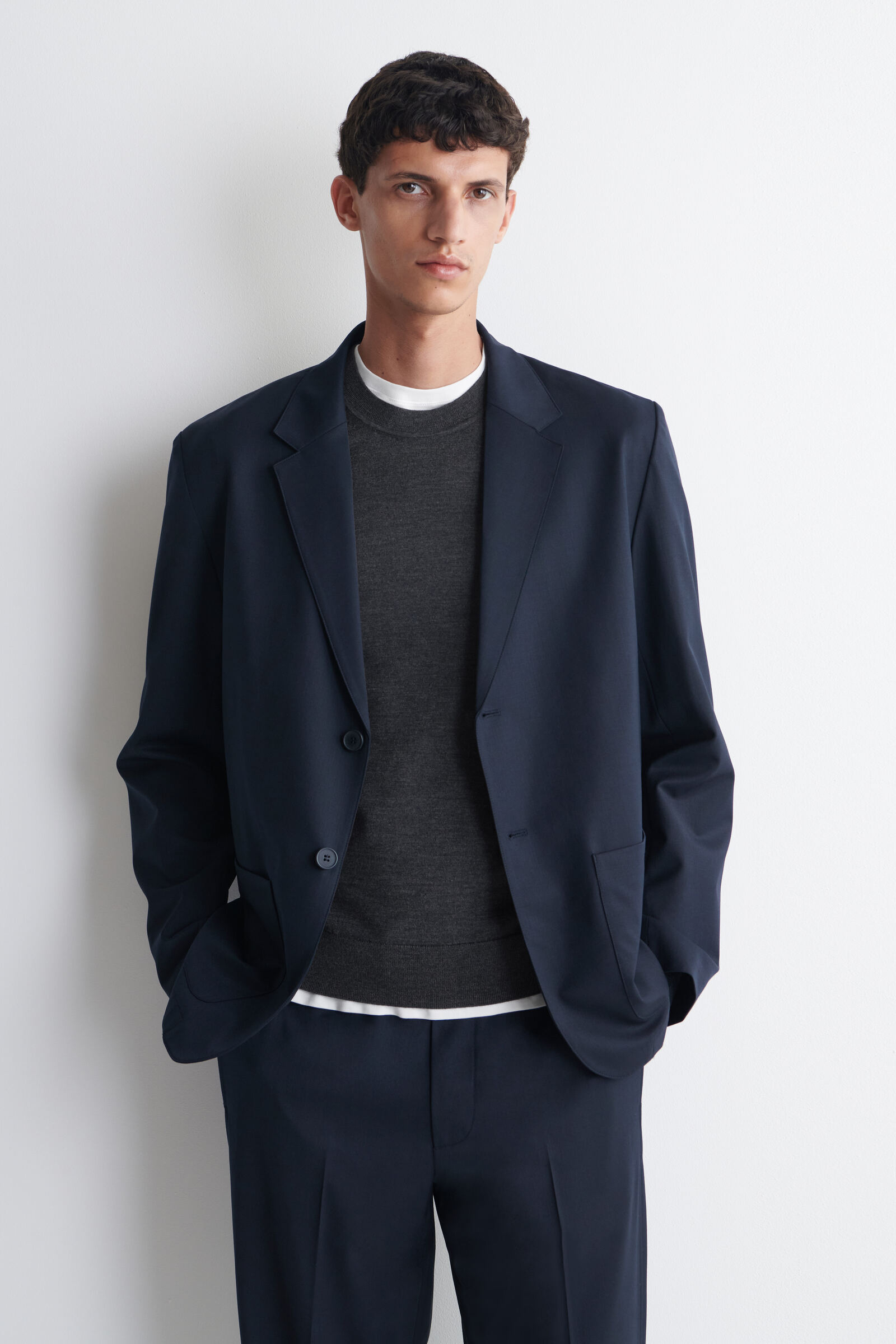 PACKABLE CREASE-RESISTANT BLAZERNAVY